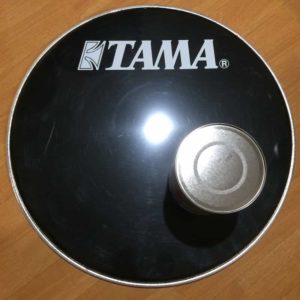 バスドラムホールカット位置