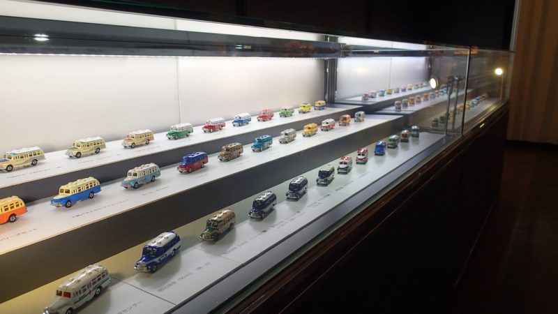 ボンネットバス展示