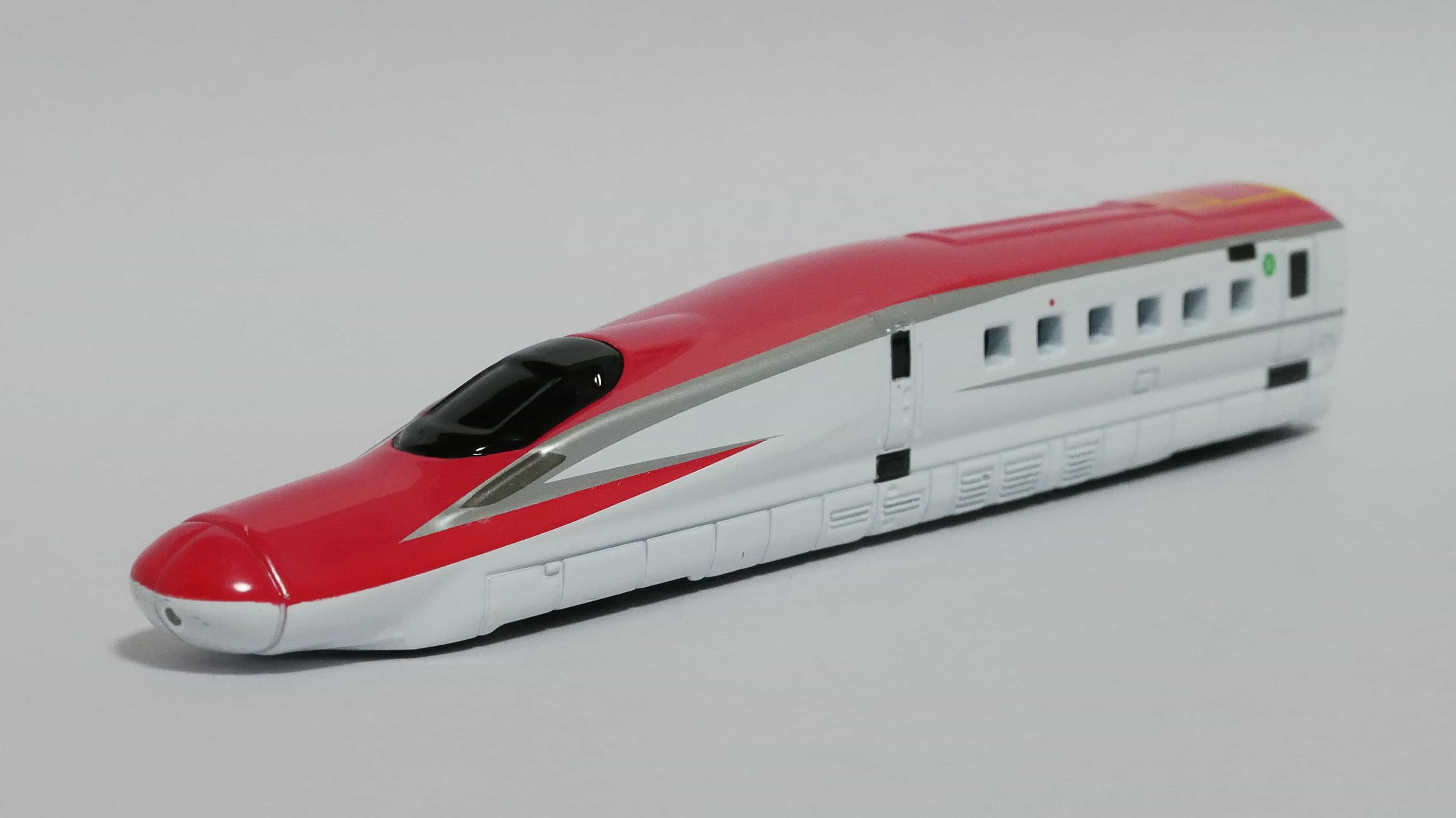 ロングタイプトミカNo.123-2E6系新幹線-前