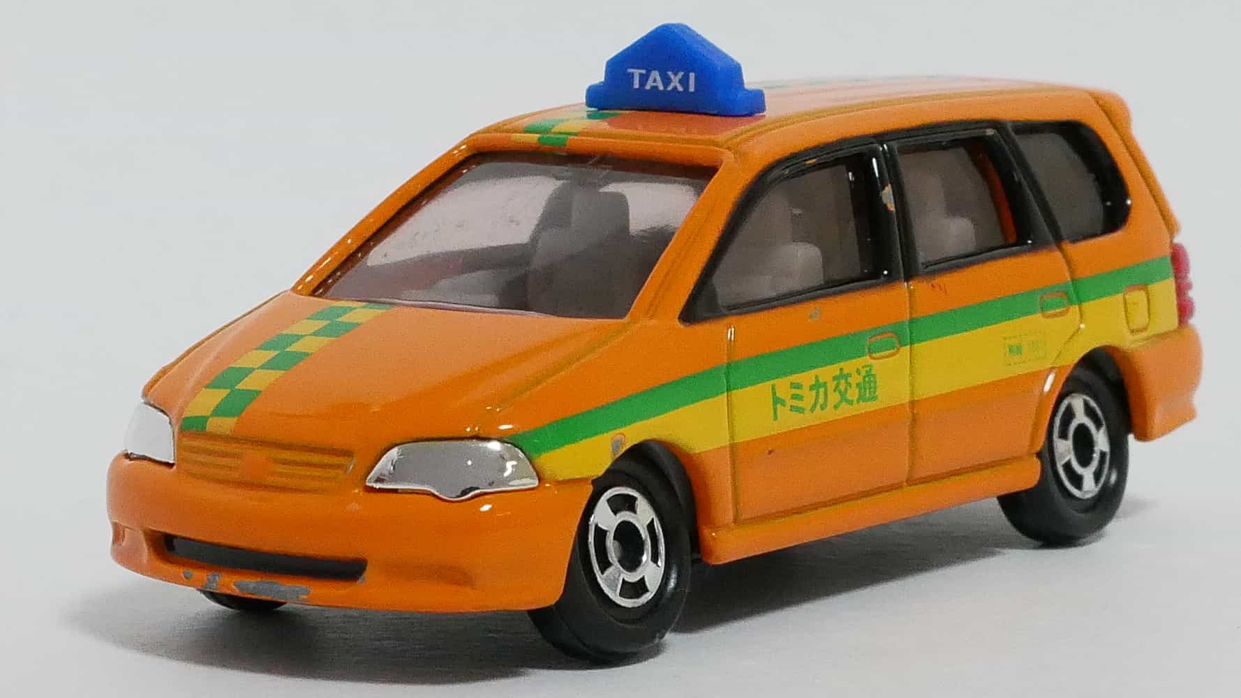 トミカNo.101-4 ホンダオデッセイワゴンタクシー-前