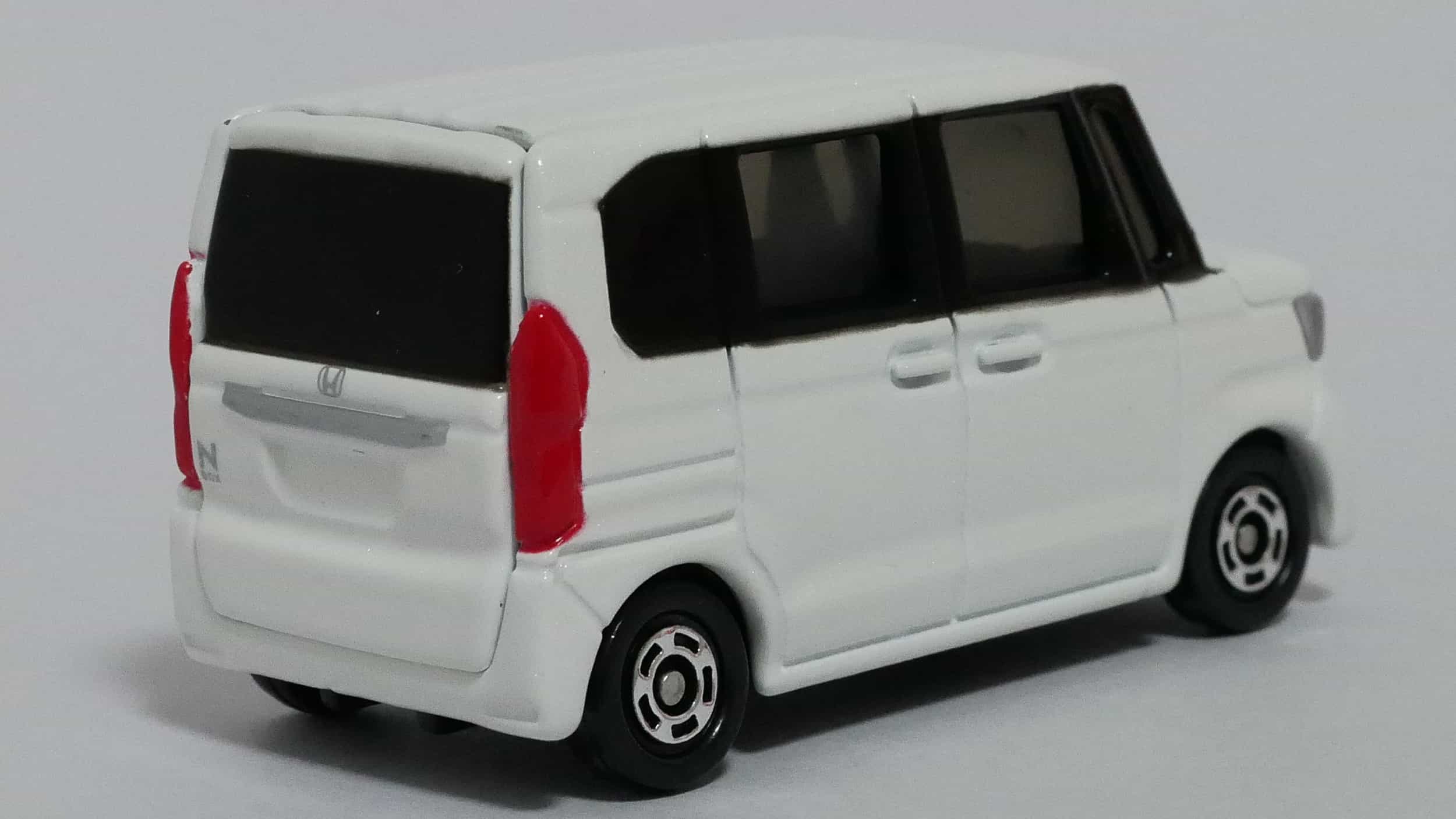 トミカNo.106-8ホンダN-BOX-後