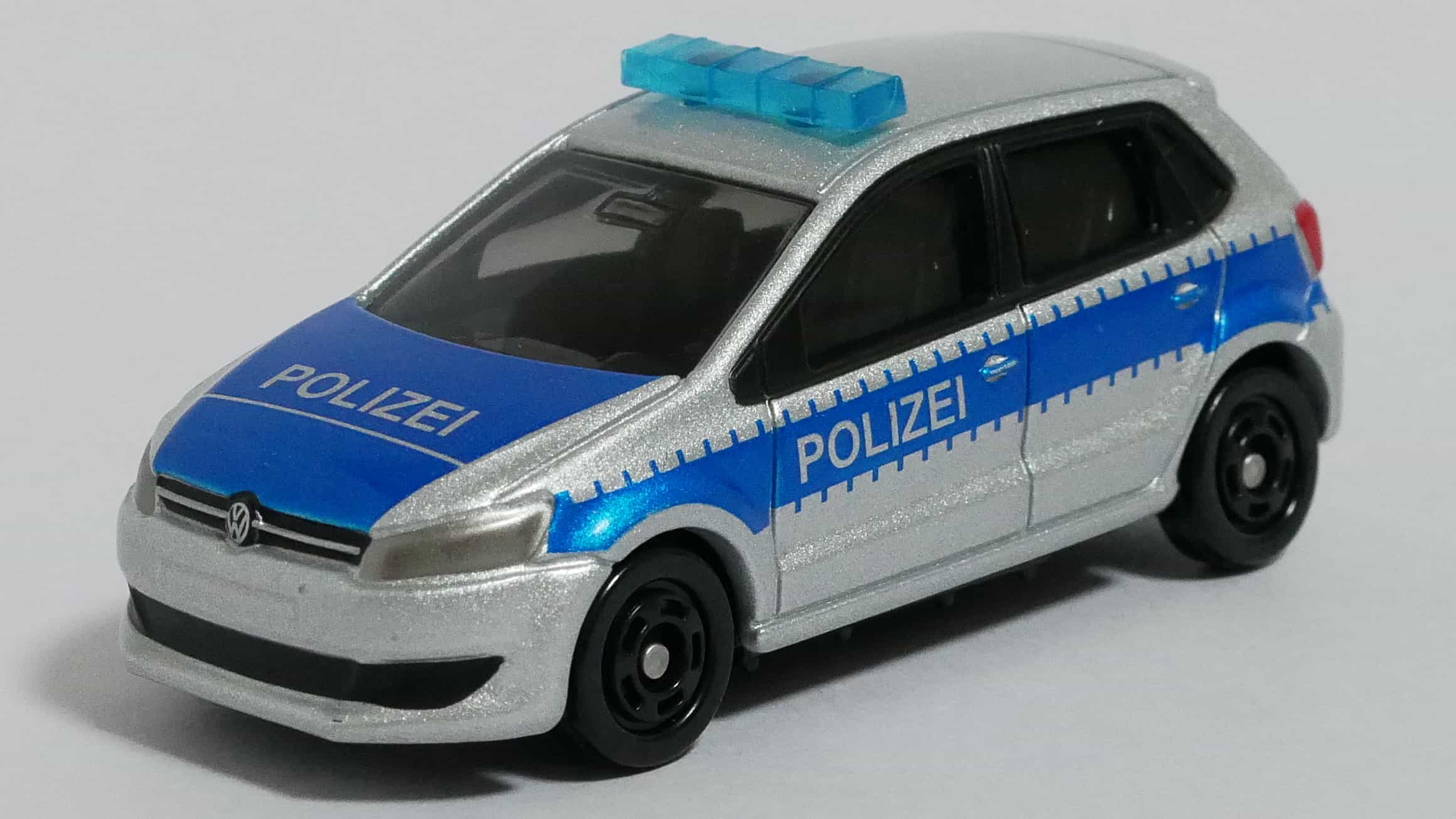 トミカNo.109-7フォルクスワーゲンポロパトロールカー-前