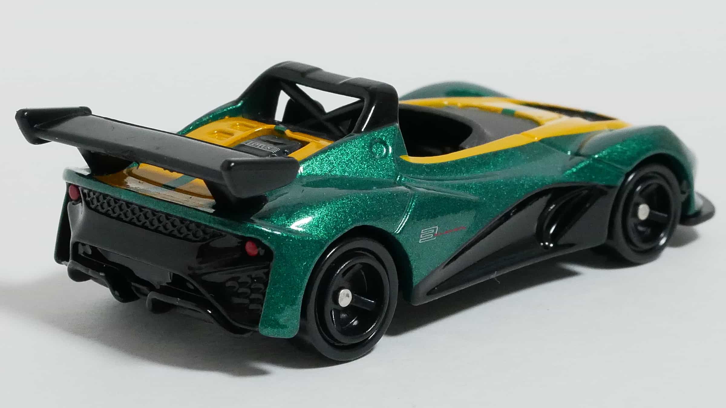 トミカNo.112-8ロータス・3-イレブン-後