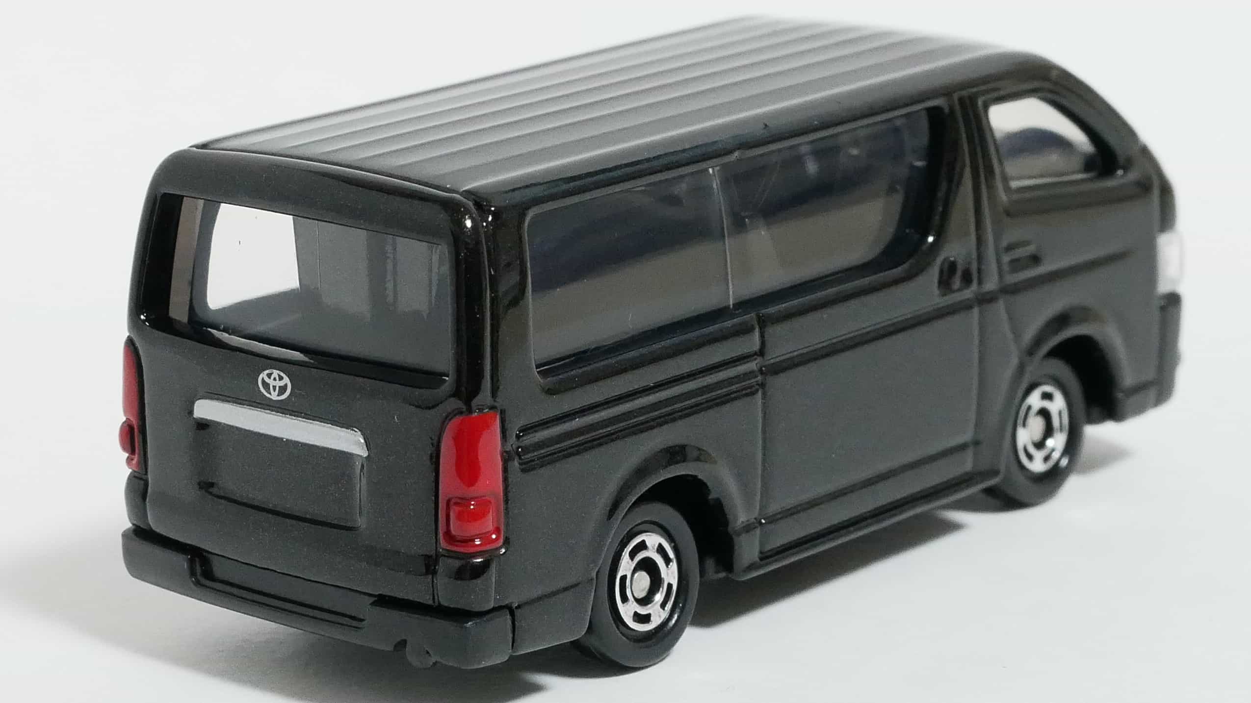 トミカNo.113-5トヨタハイエース-後