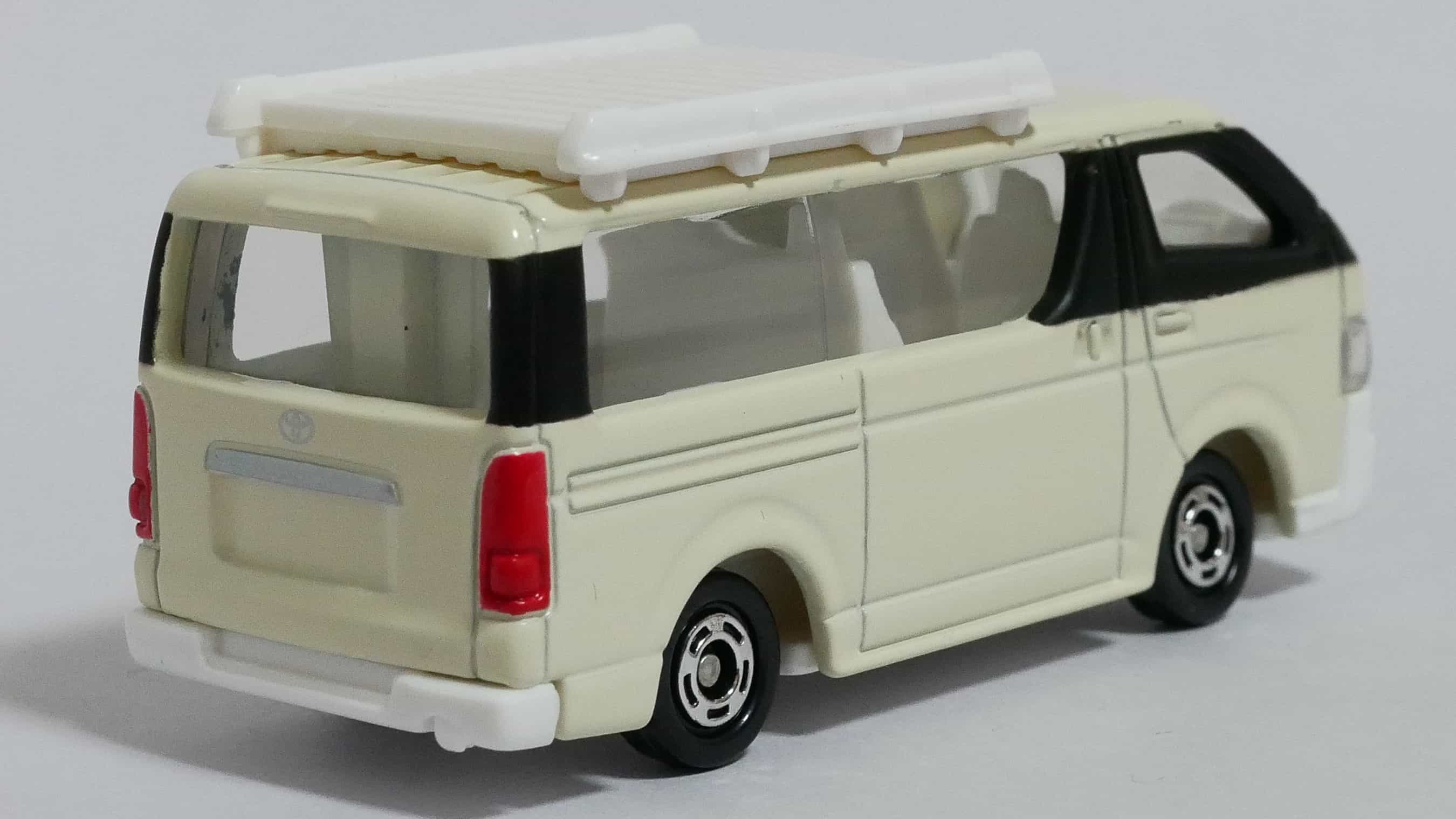 トミカNo.113-5トヨタハイエース初回特別仕様-後