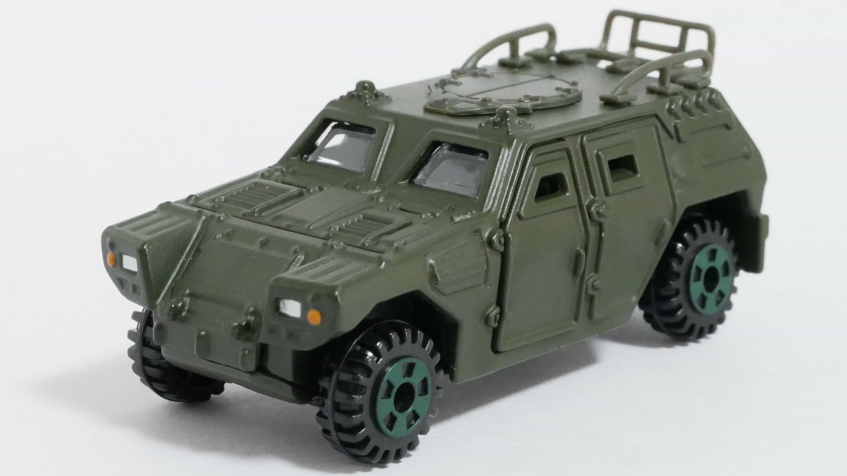 トミカNo.114-3自衛隊軽装甲機動車-前