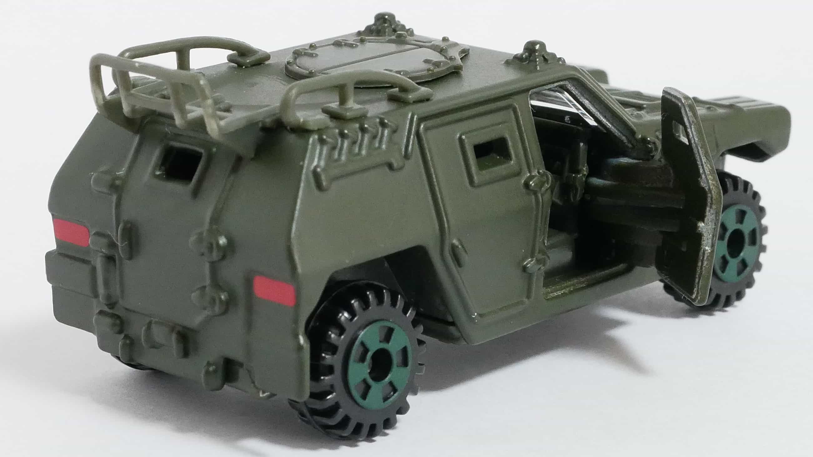 トミカNo.114-3自衛隊軽装甲機動車-後