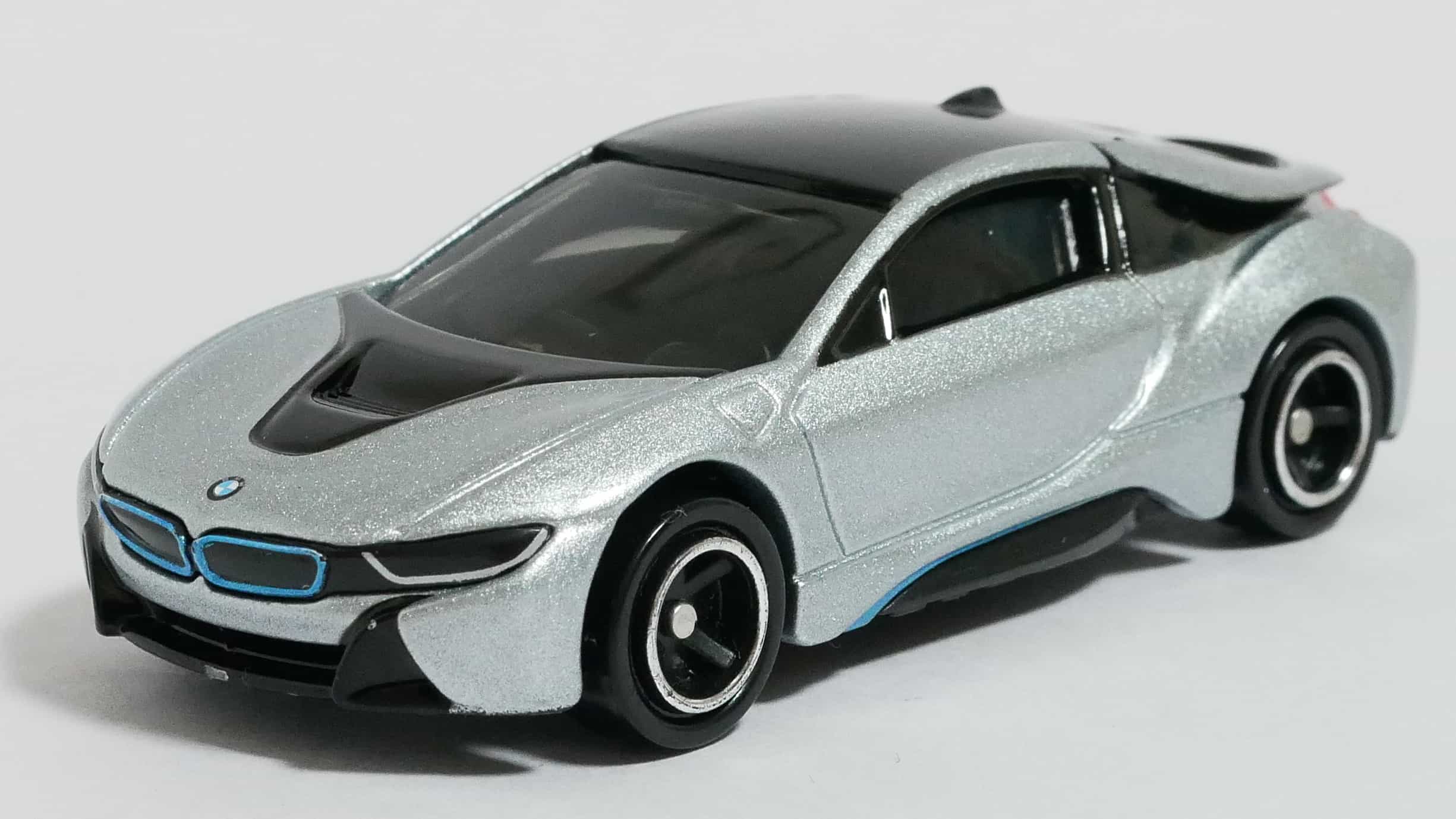 トミカNo.17-10BMWi8前