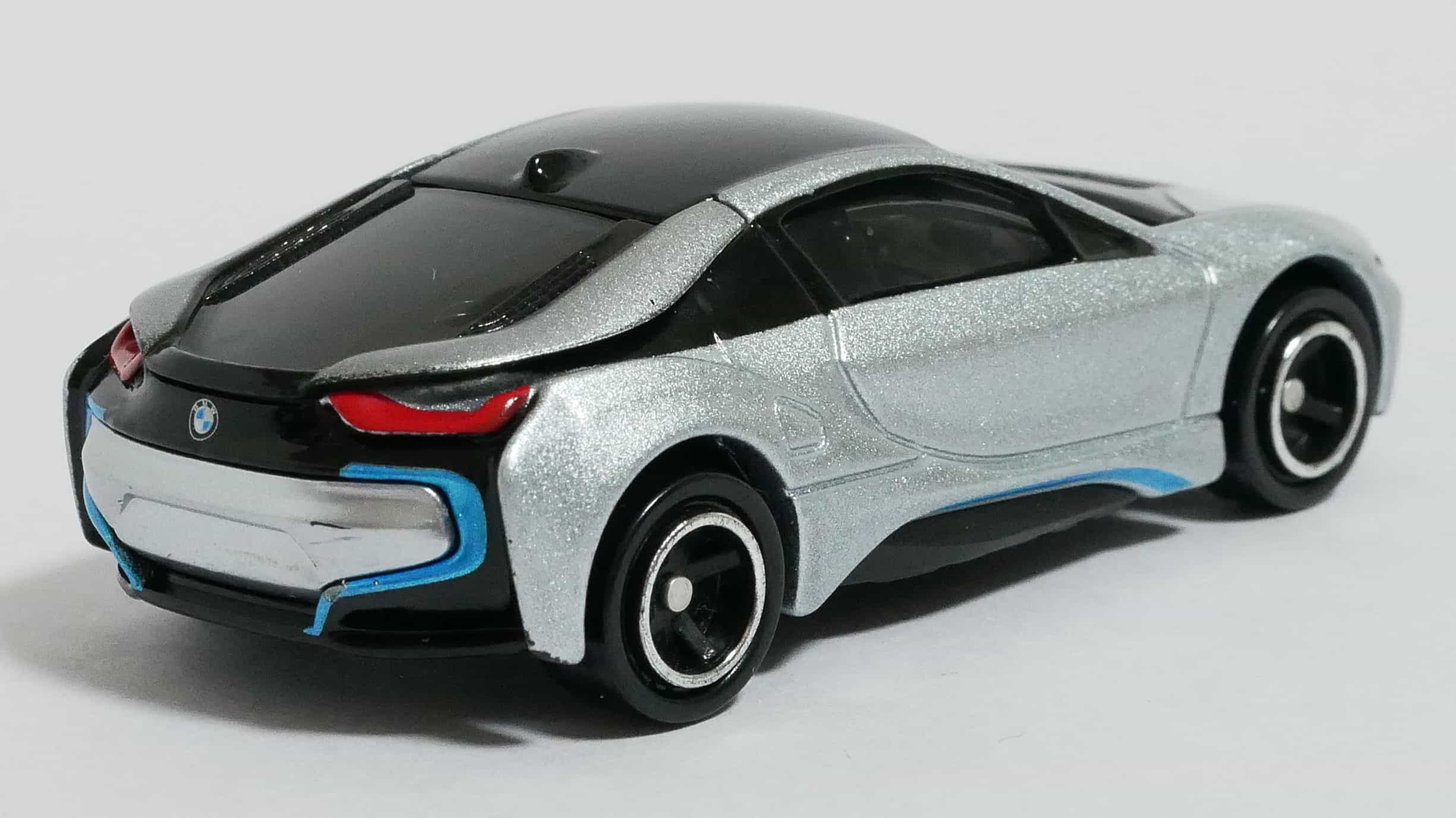 トミカNo.17-10BMWi8後