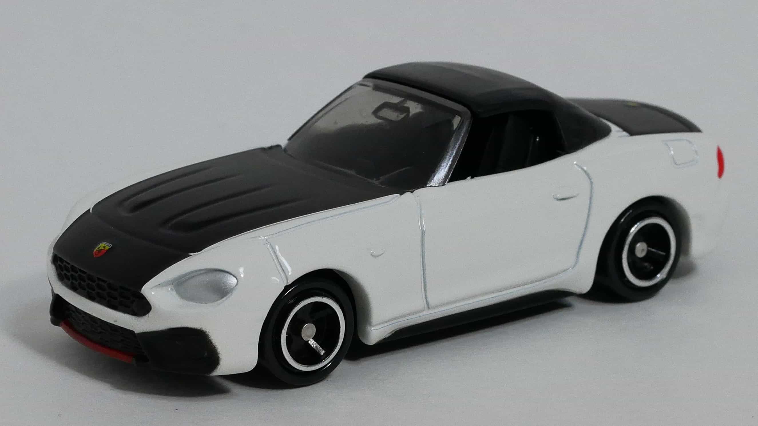 トミカNo.21-9アバルト124スパイダー前