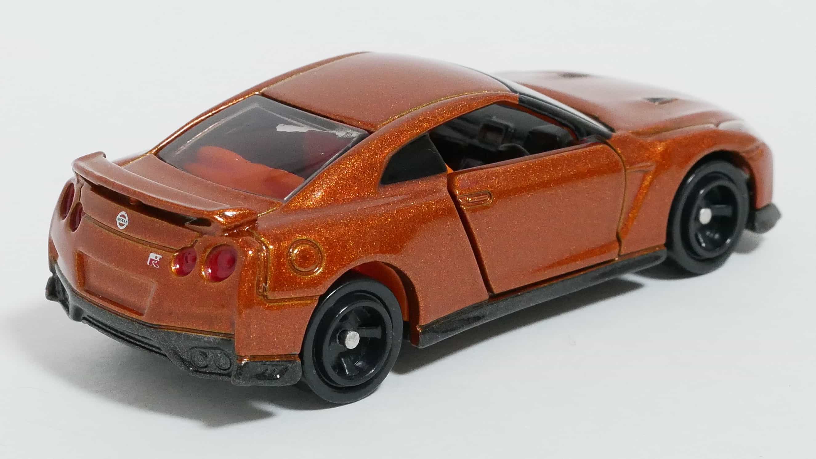 トミカNo.23-10日産GT-R後