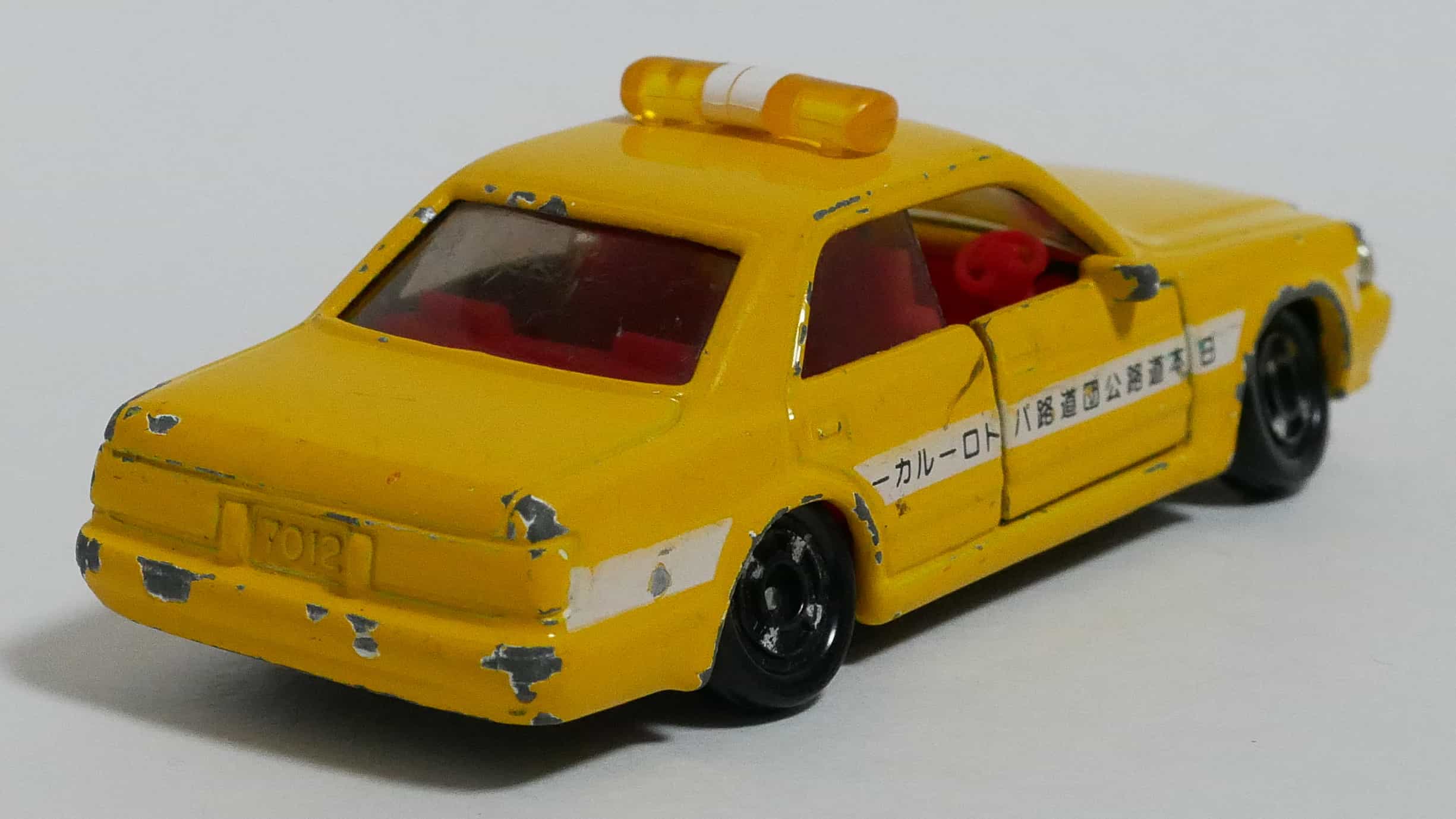 トミカNo.28-6クラウン道路公団パトロールカー後