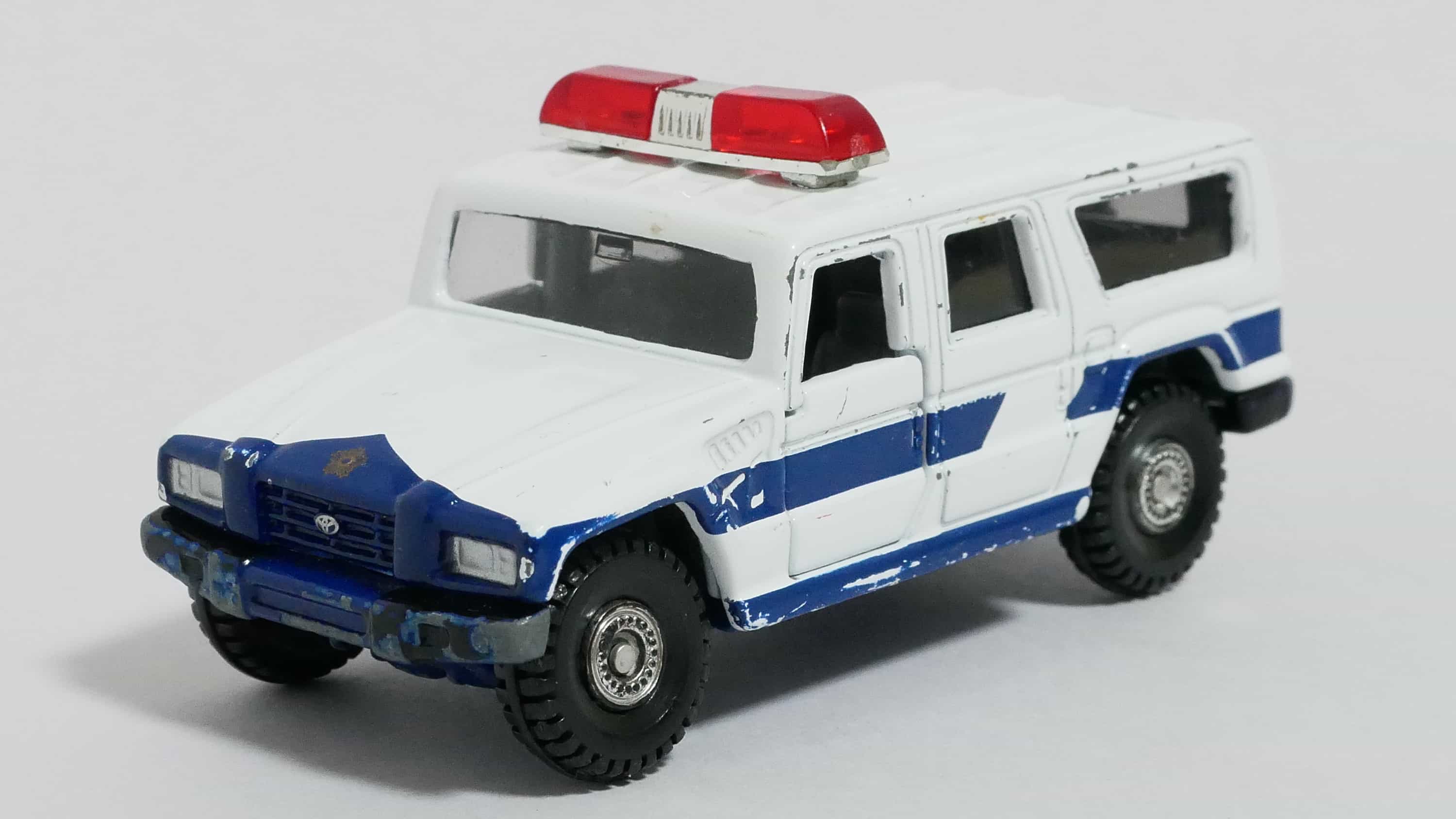 トミカNo.3-5トヨタメガクルーザーパトロールカーフロント