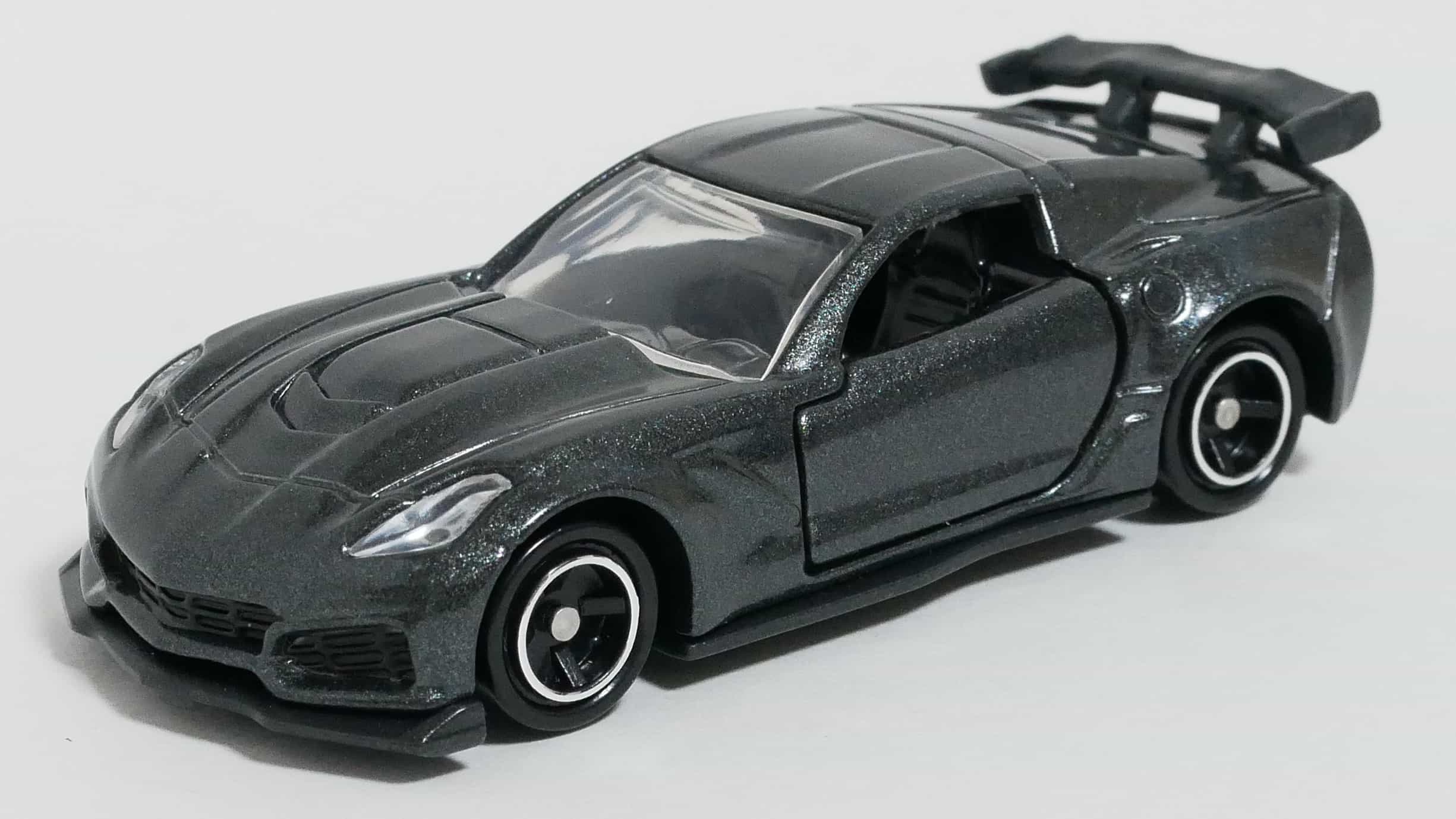 トミカNo.31-9シボレーコルベットZR1前