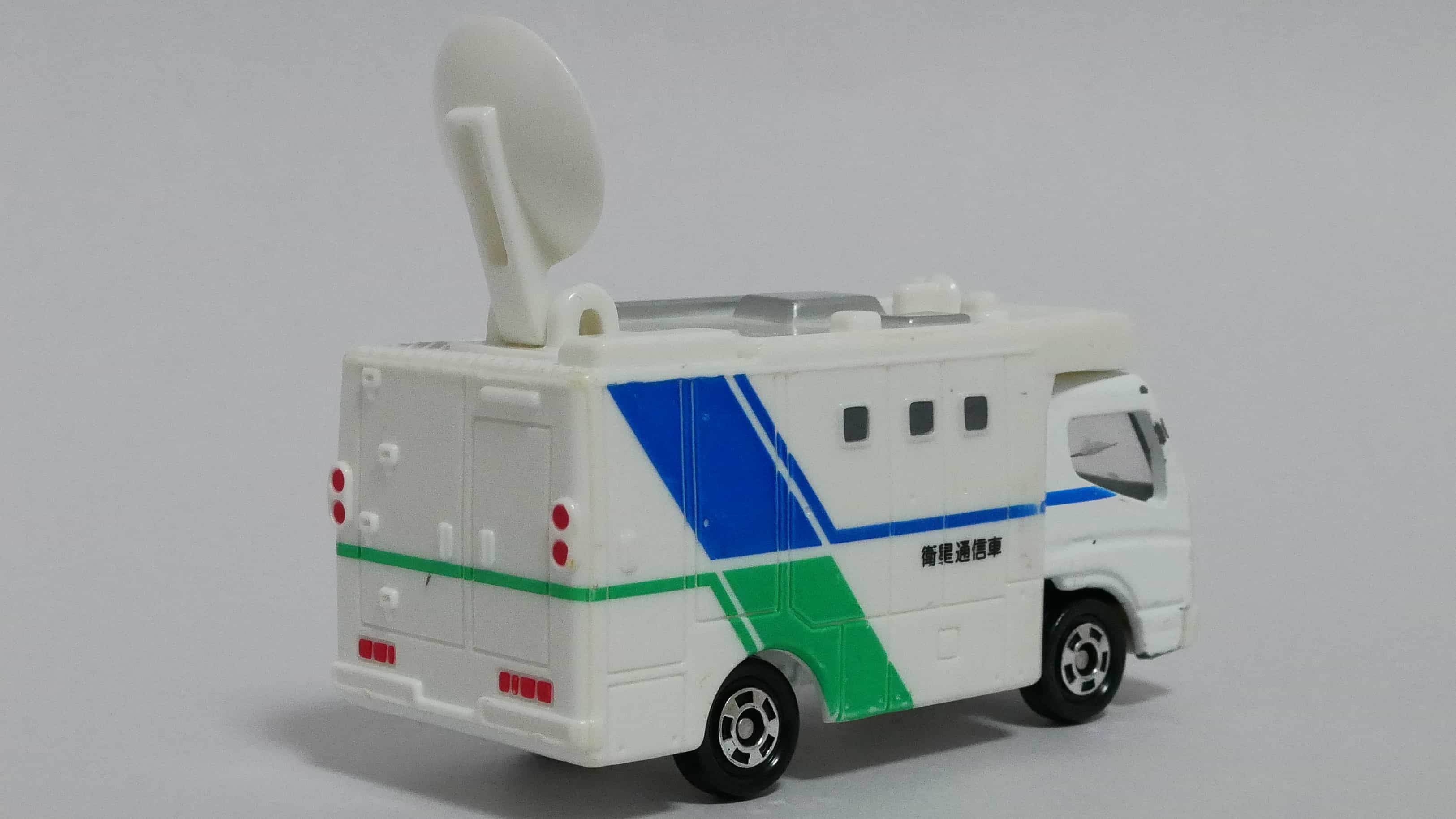 トミカNo.42-4衛星通信車-後