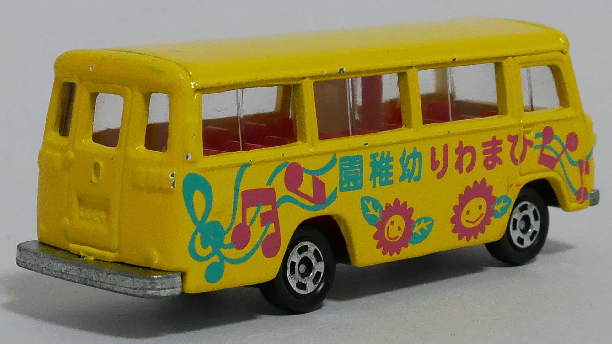 トミカNo.60-2三菱ローザ幼稚園バス-後