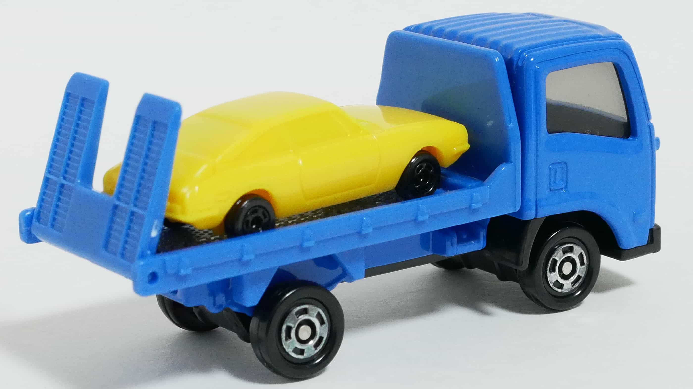 トミカNo.60-7いすゞエルフ車両運搬車-後