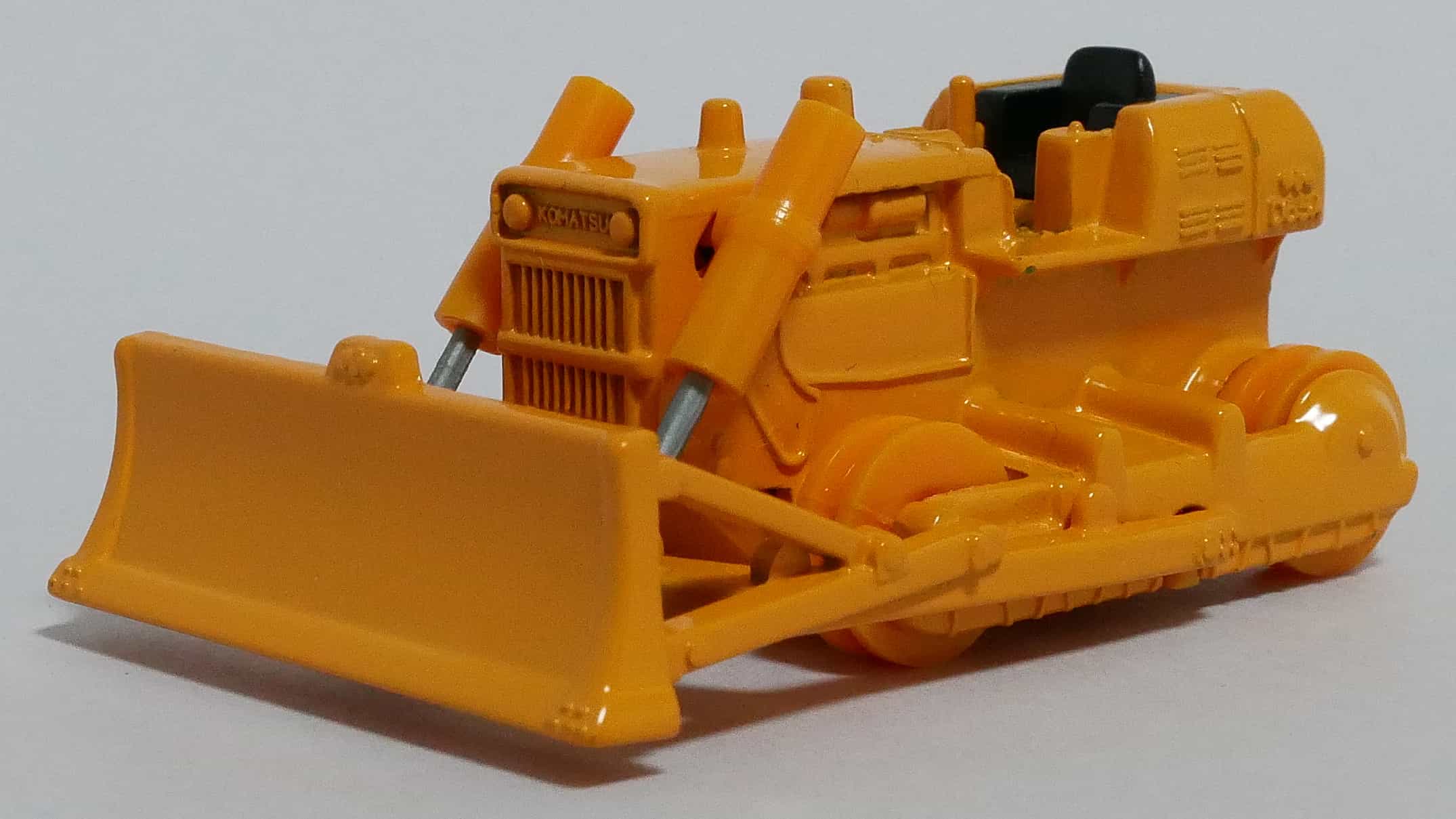 トミカNo.70-1小松ブルドーザD65A-前