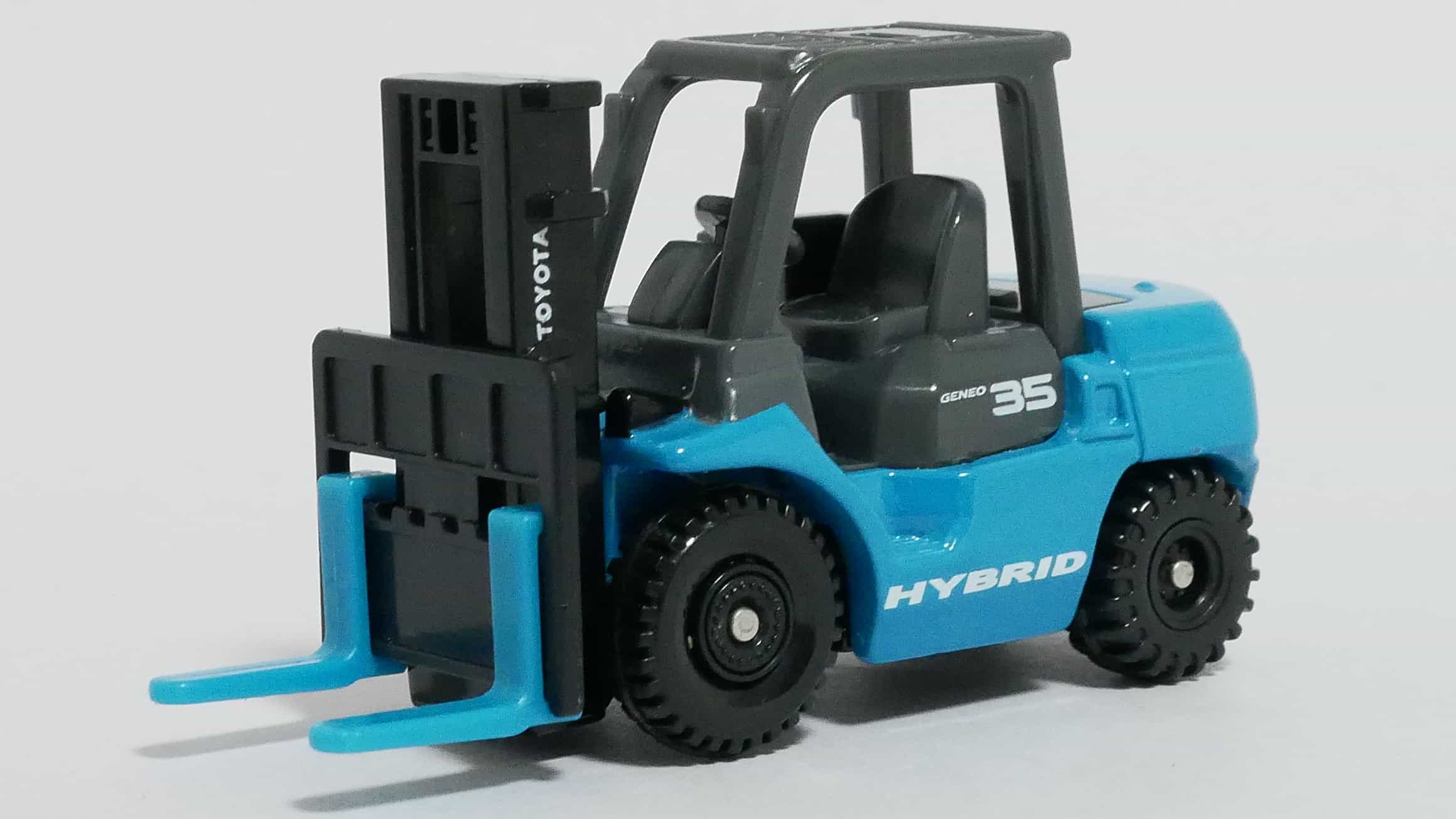 トミカNo.70-4トヨタジェネオハイブリッド-前