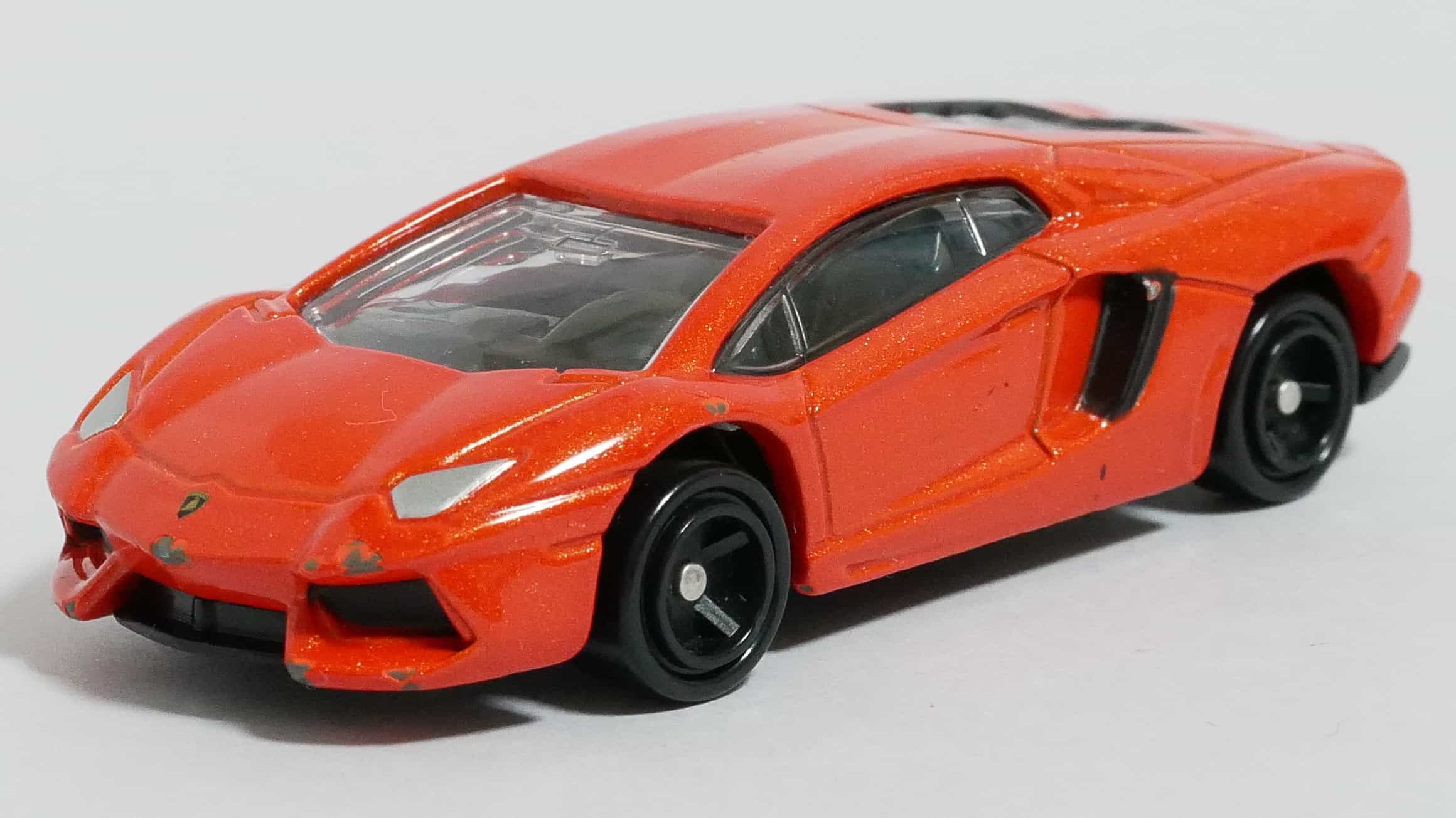 トミカNo.87-6ランボルギーニアヴェンタドールLP700-4-前