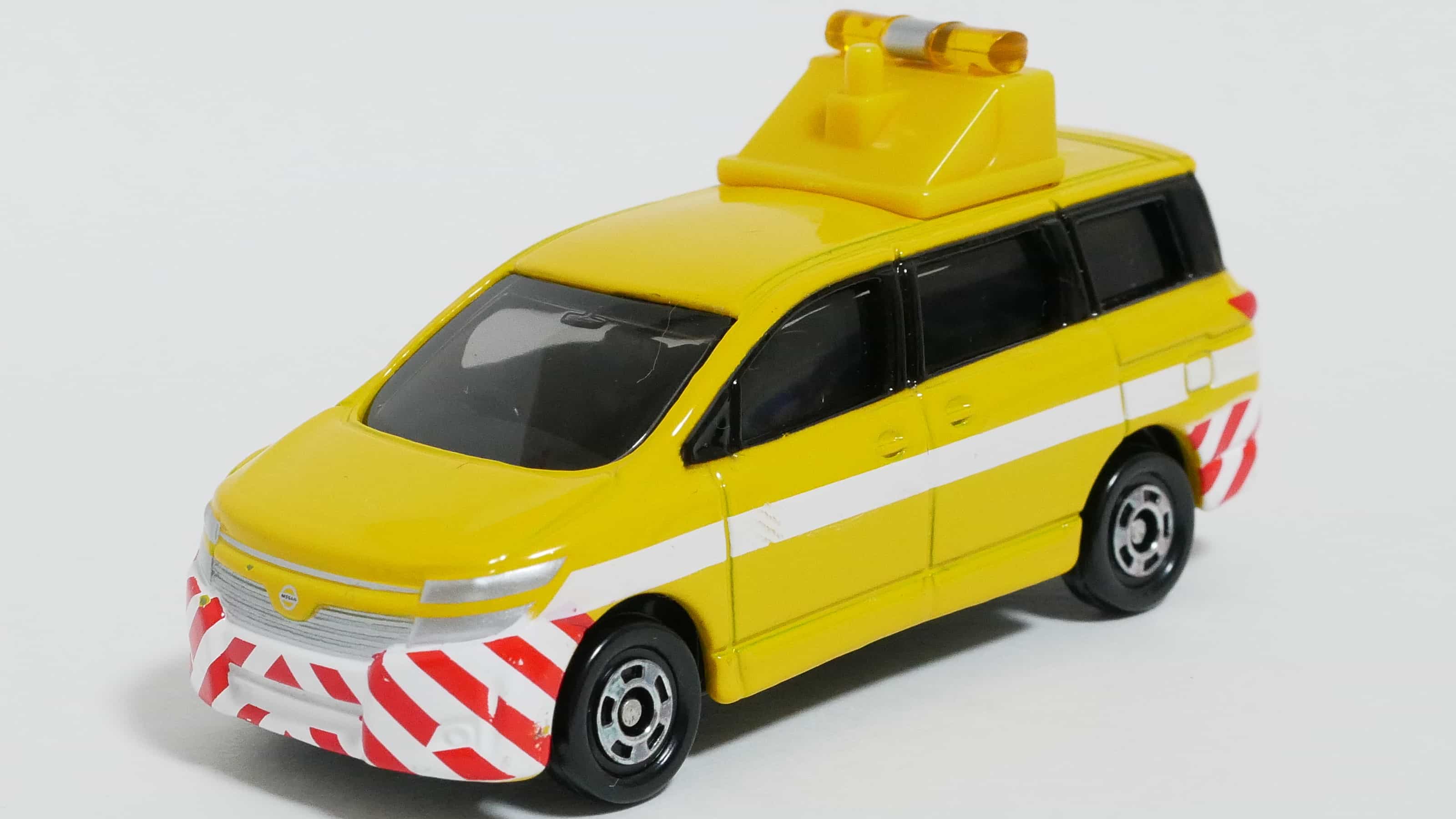 トミカNo.88-6日産エルグランド 道路パトロールカー-前