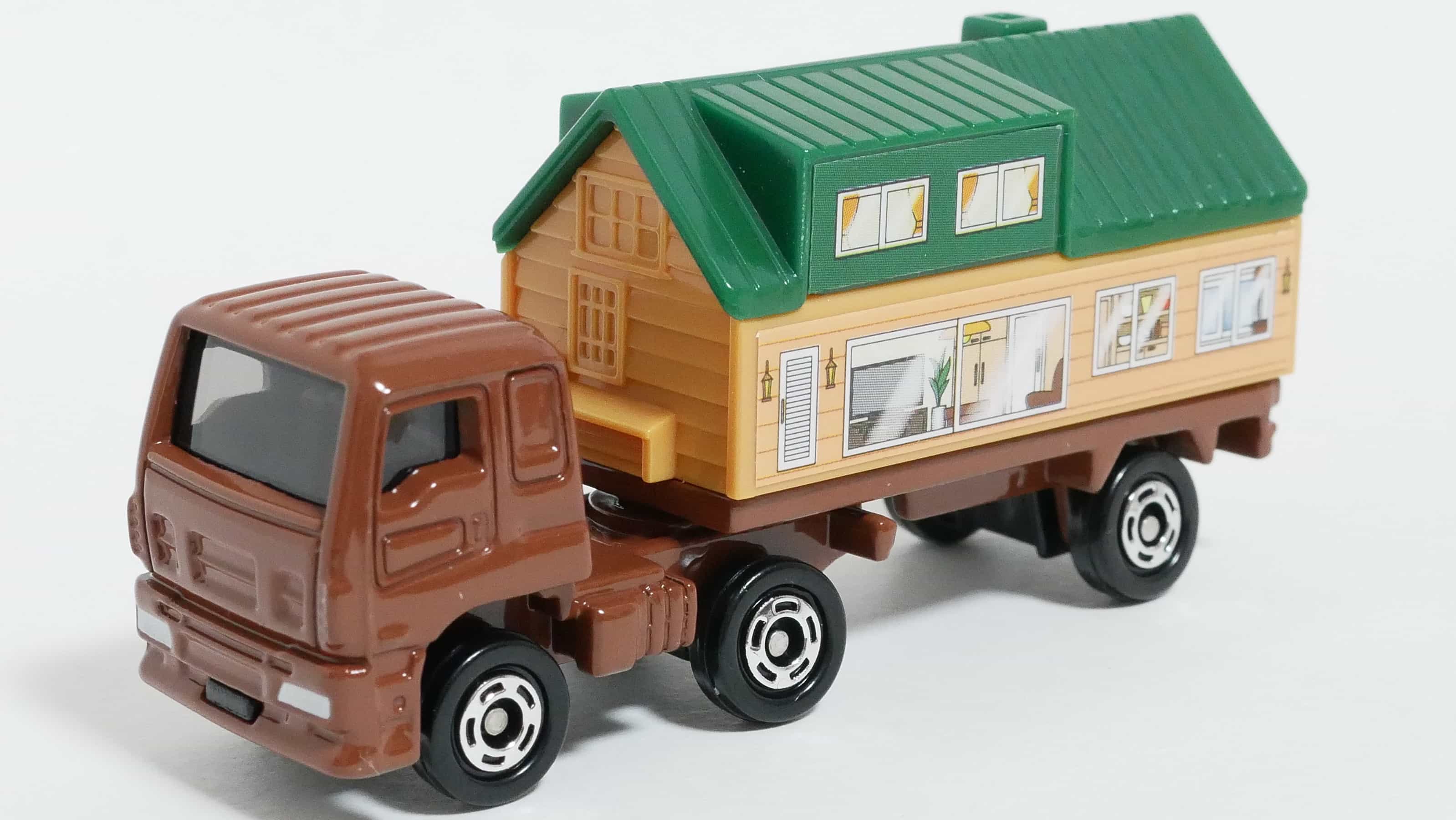 トミカNo.89-6いすゞギガトレーラーハウス-前