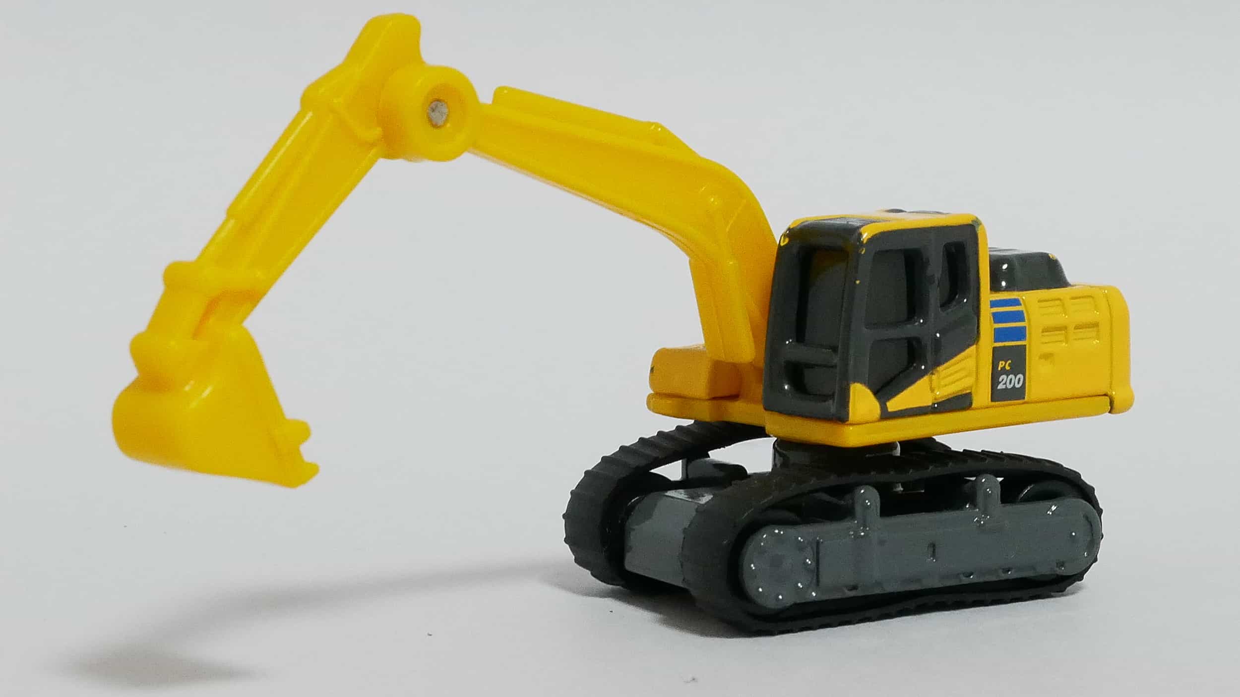 トミカNo.9-6コマツ油圧ショベルPC200-10型フロント