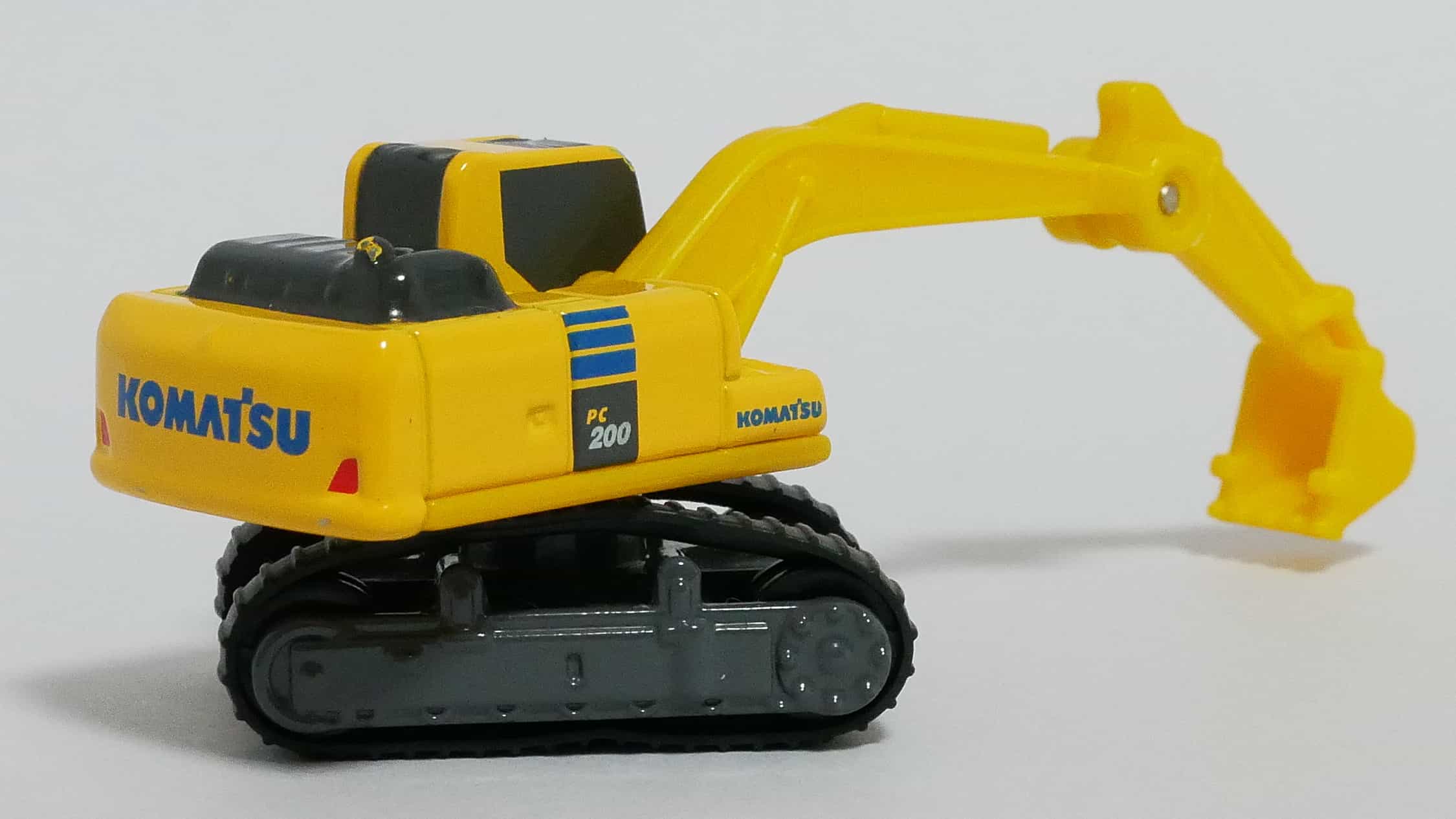 トミカNo.9-6コマツ油圧ショベルPC200-10型リア