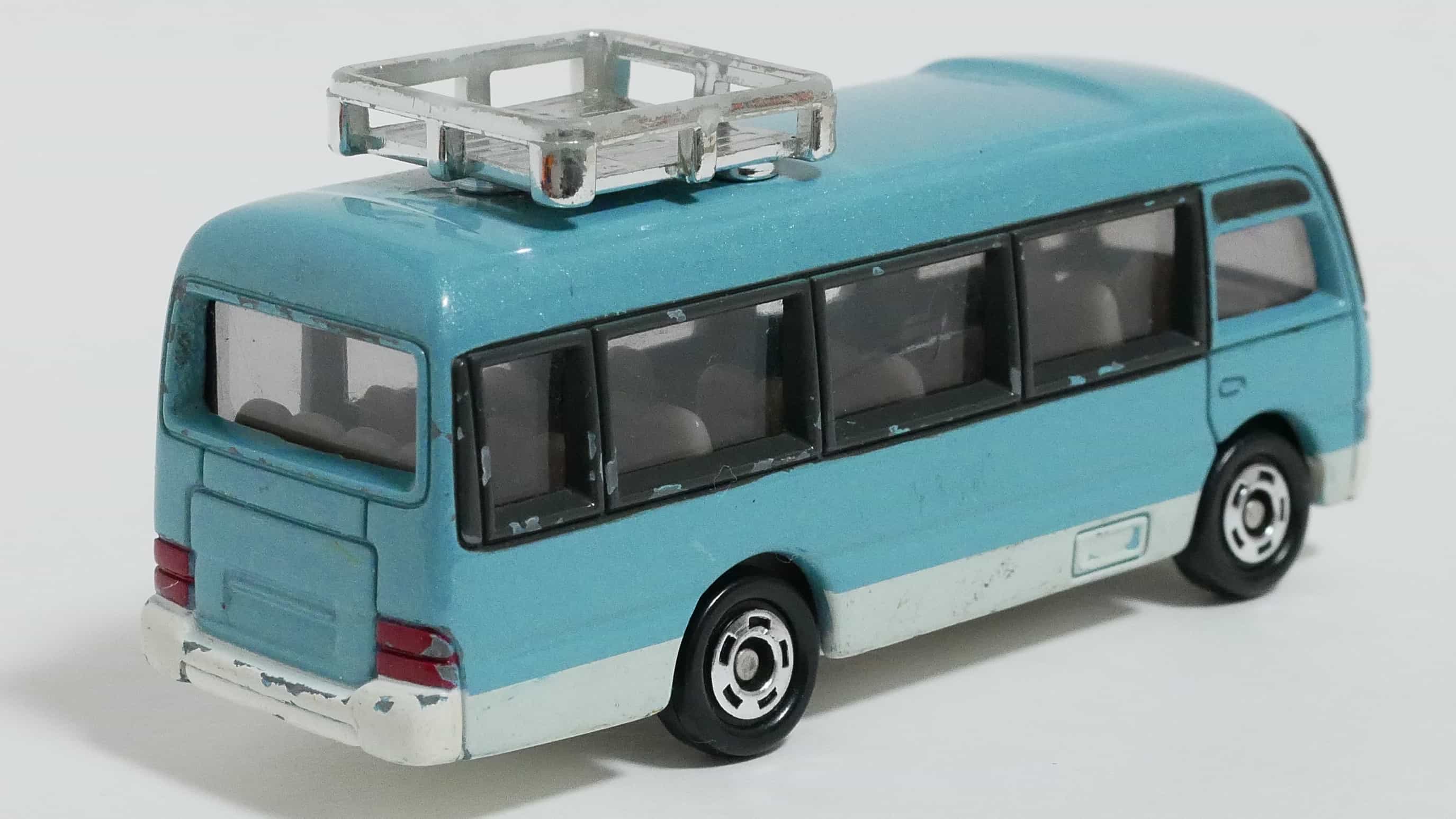 トミカNo.92-5トヨタコースター-後