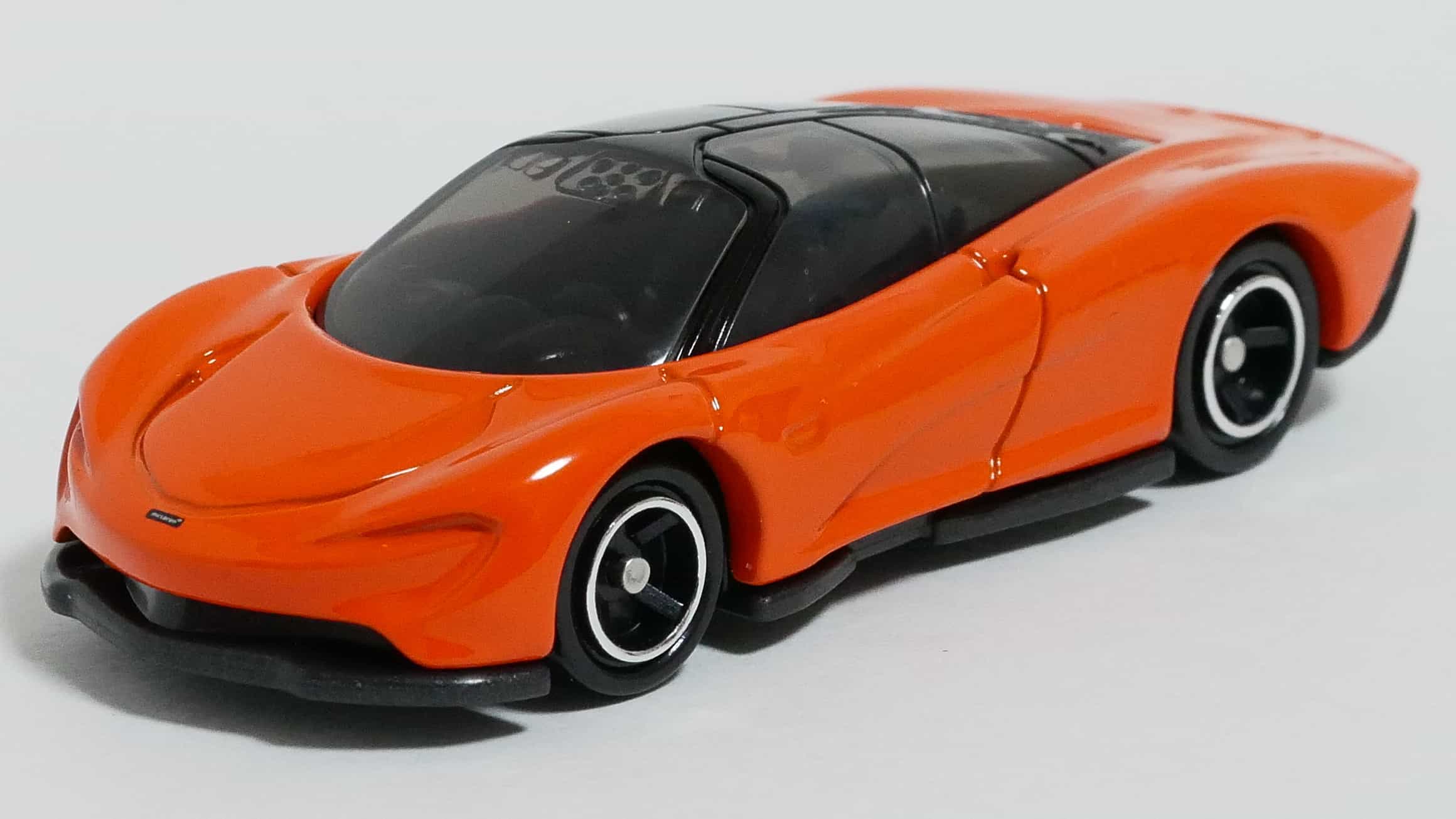 トミカNo.93-10マクラーレンSpeedtail初回特別仕様-前