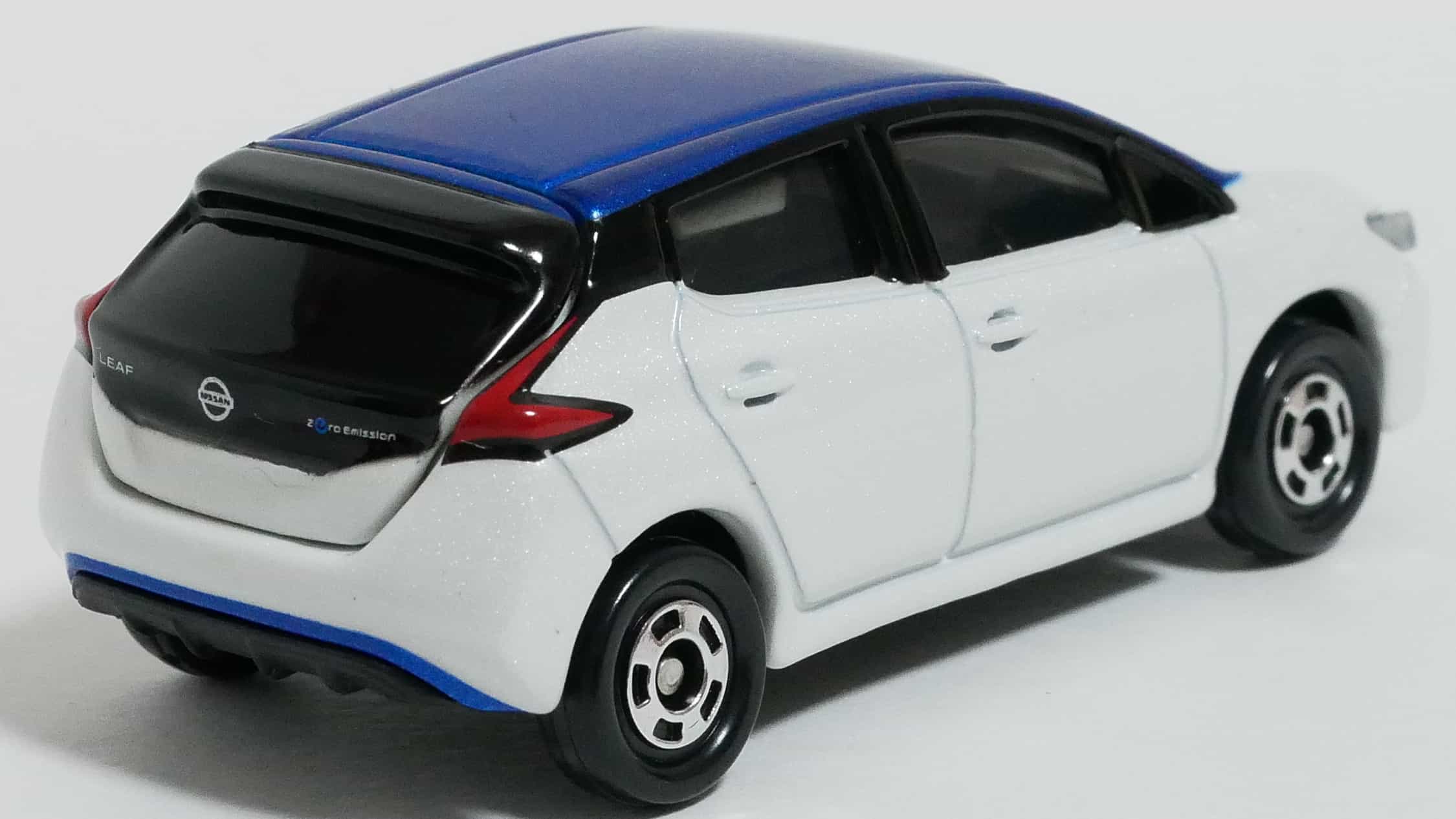 トミカNo.93-9日産リーフ-後