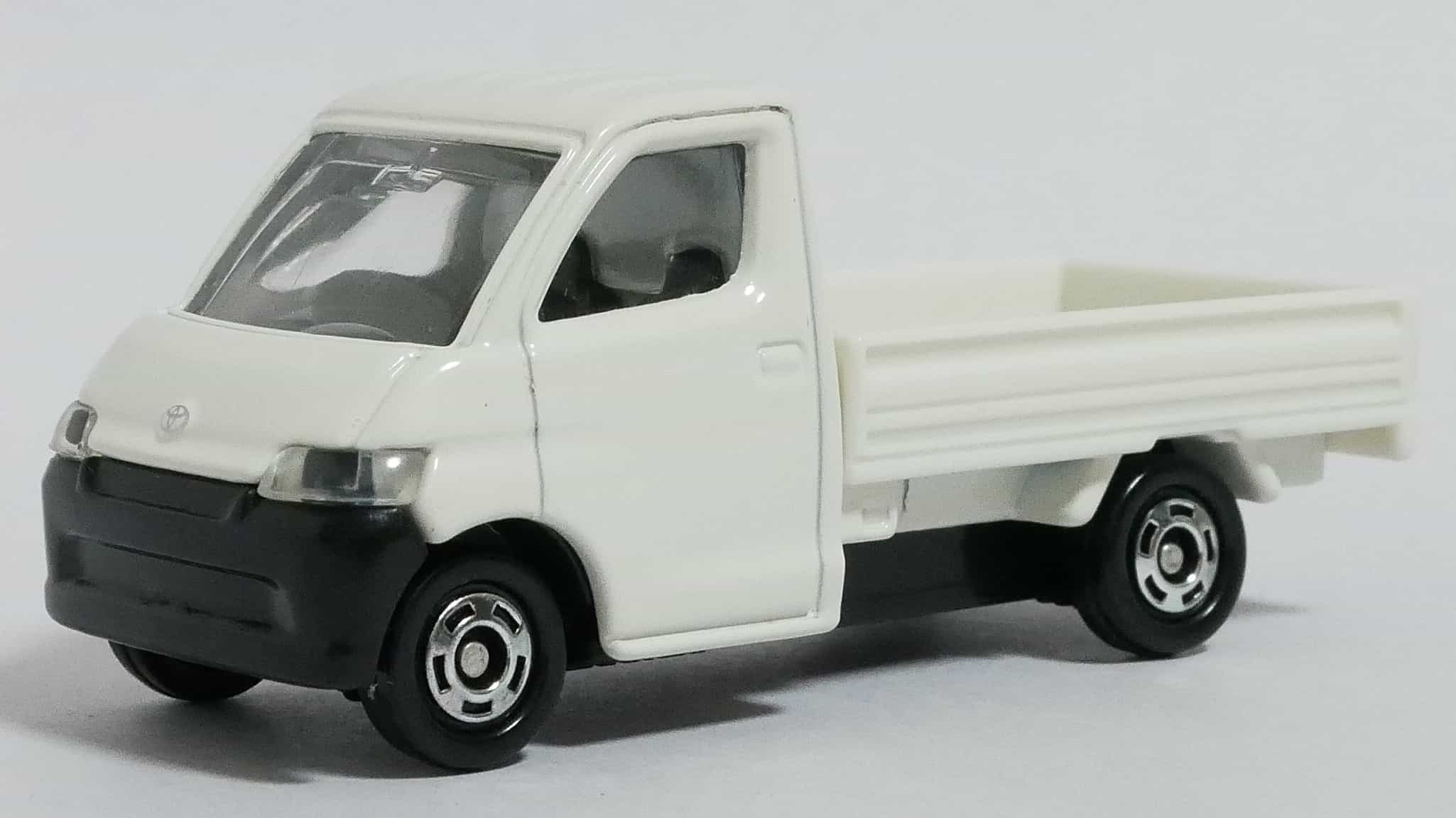 トミカNo.97-6トヨタタウンエース-前