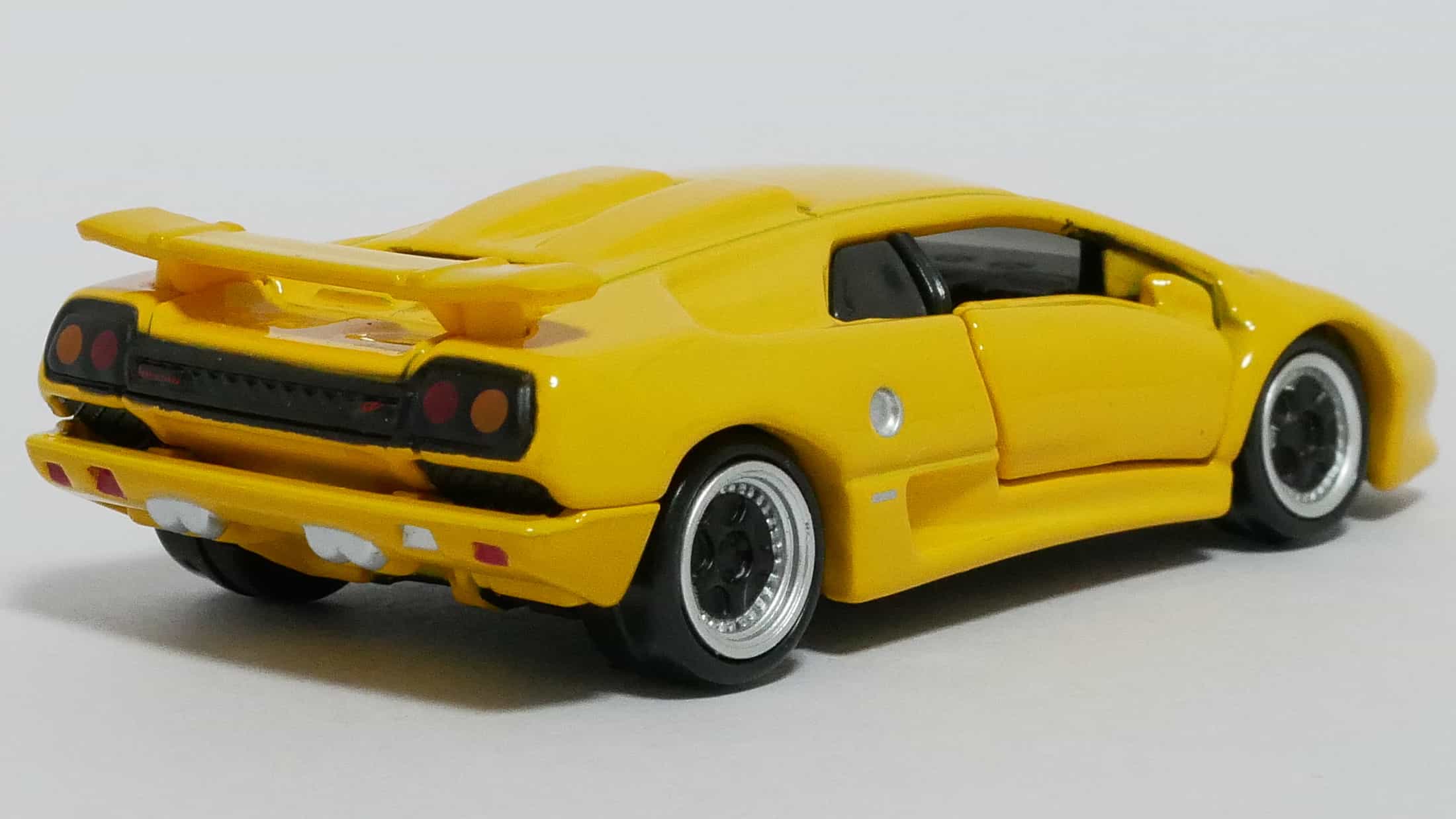 トミカプレミアム15-2ランボルギーニディアブロSV-後