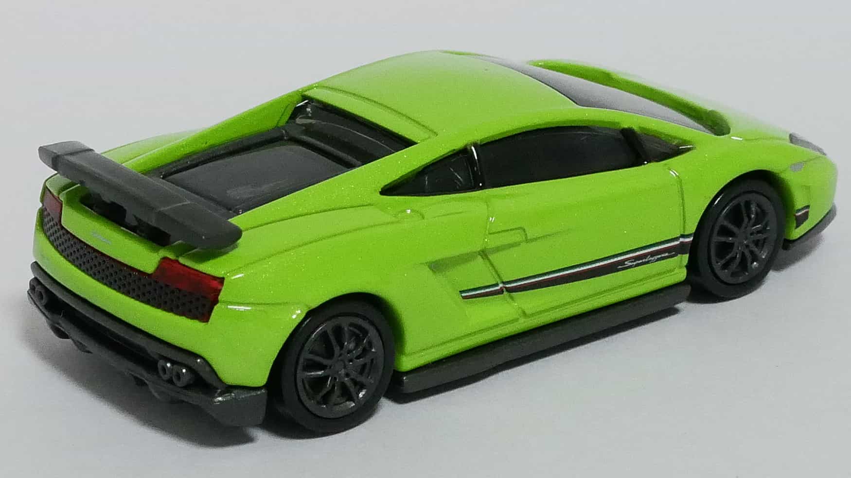 トミカプレミアム33-1ランボルギーニガヤルドスーパーレジェーラ-屋根