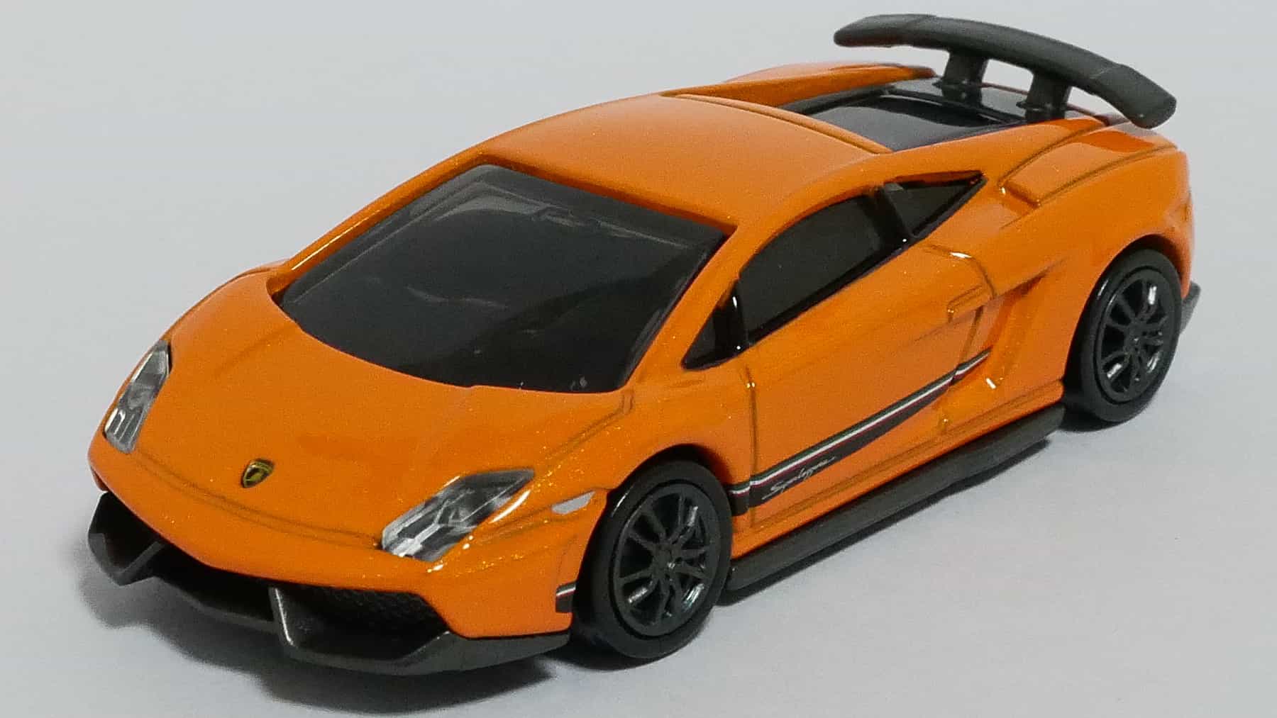 トミカプレミアム33-1ランボルギーニガヤルドスーパーレジェーラ発売記念仕様-前