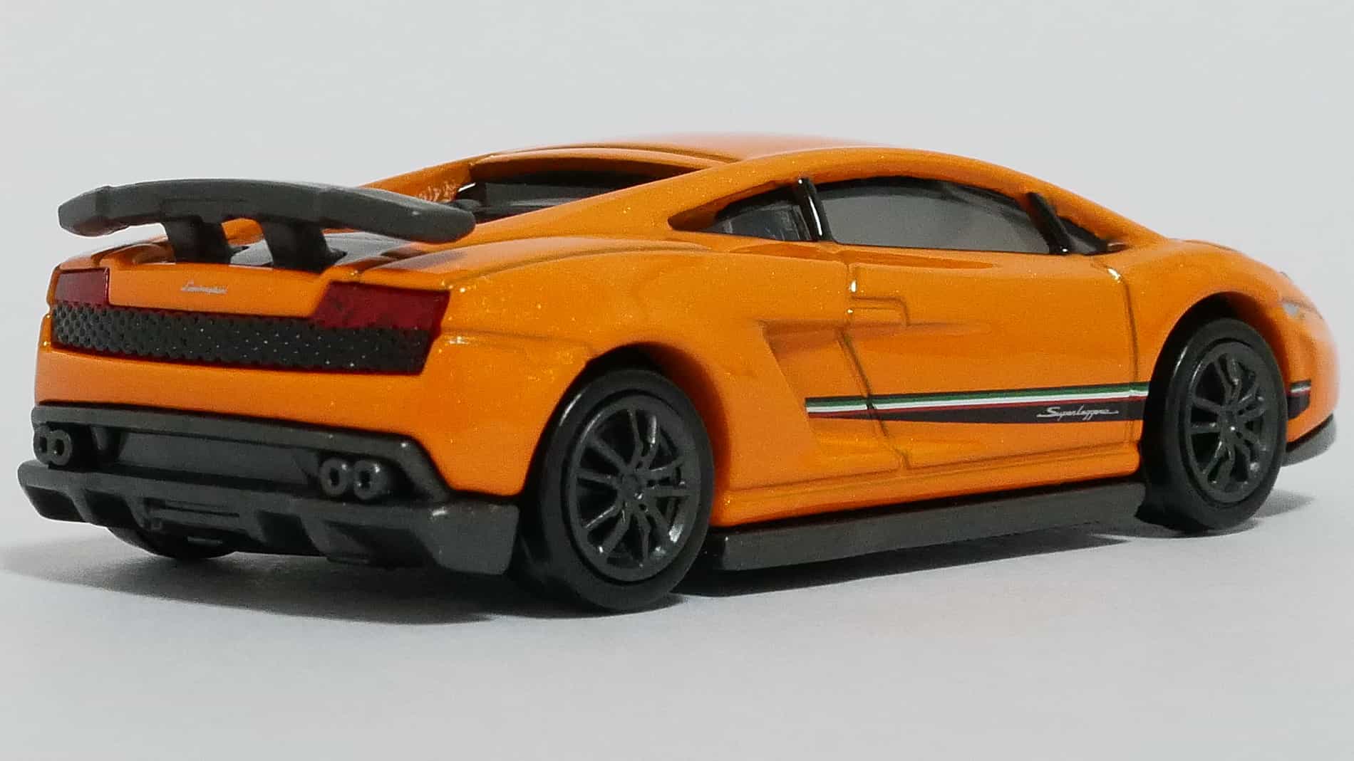 トミカプレミアム33-1ランボルギーニガヤルドスーパーレジェーラ発売記念仕様-後