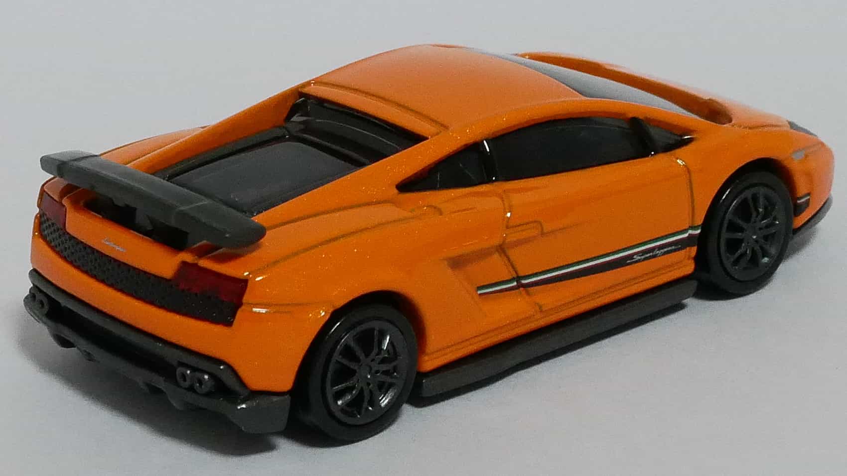 トミカプレミアム33-1ランボルギーニガヤルドスーパーレジェーラ発売記念仕様-屋根