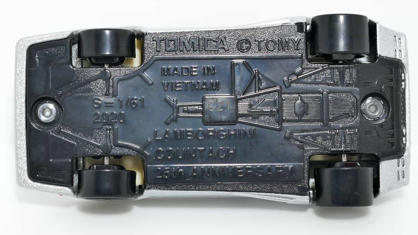 トミカプレミアム12-3ランボルギーニカウンタック25thアニバーサリー初回発売記念仕様_シャーシ
