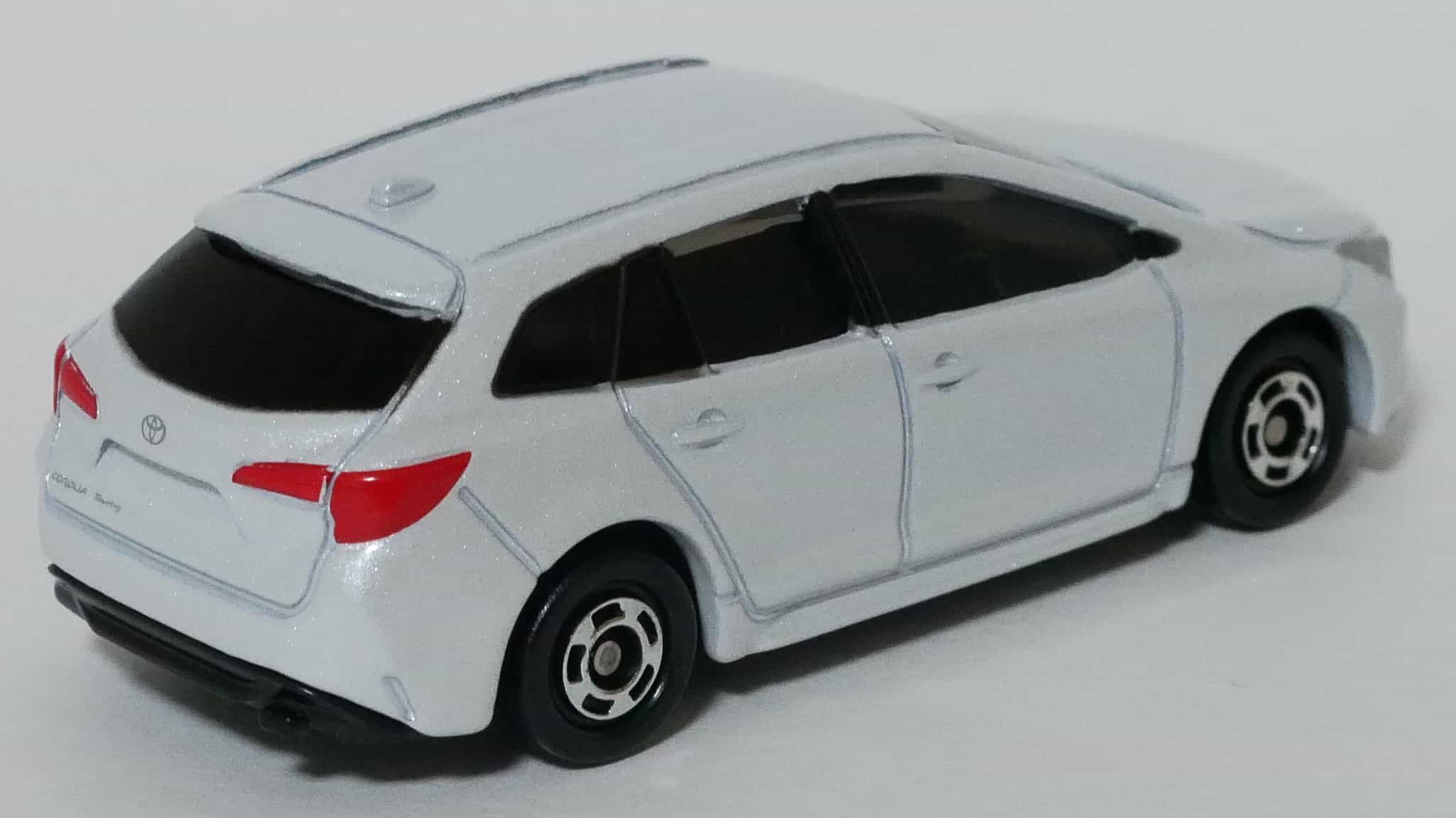 トミカ24-10トヨタカローラツーリング初回_後