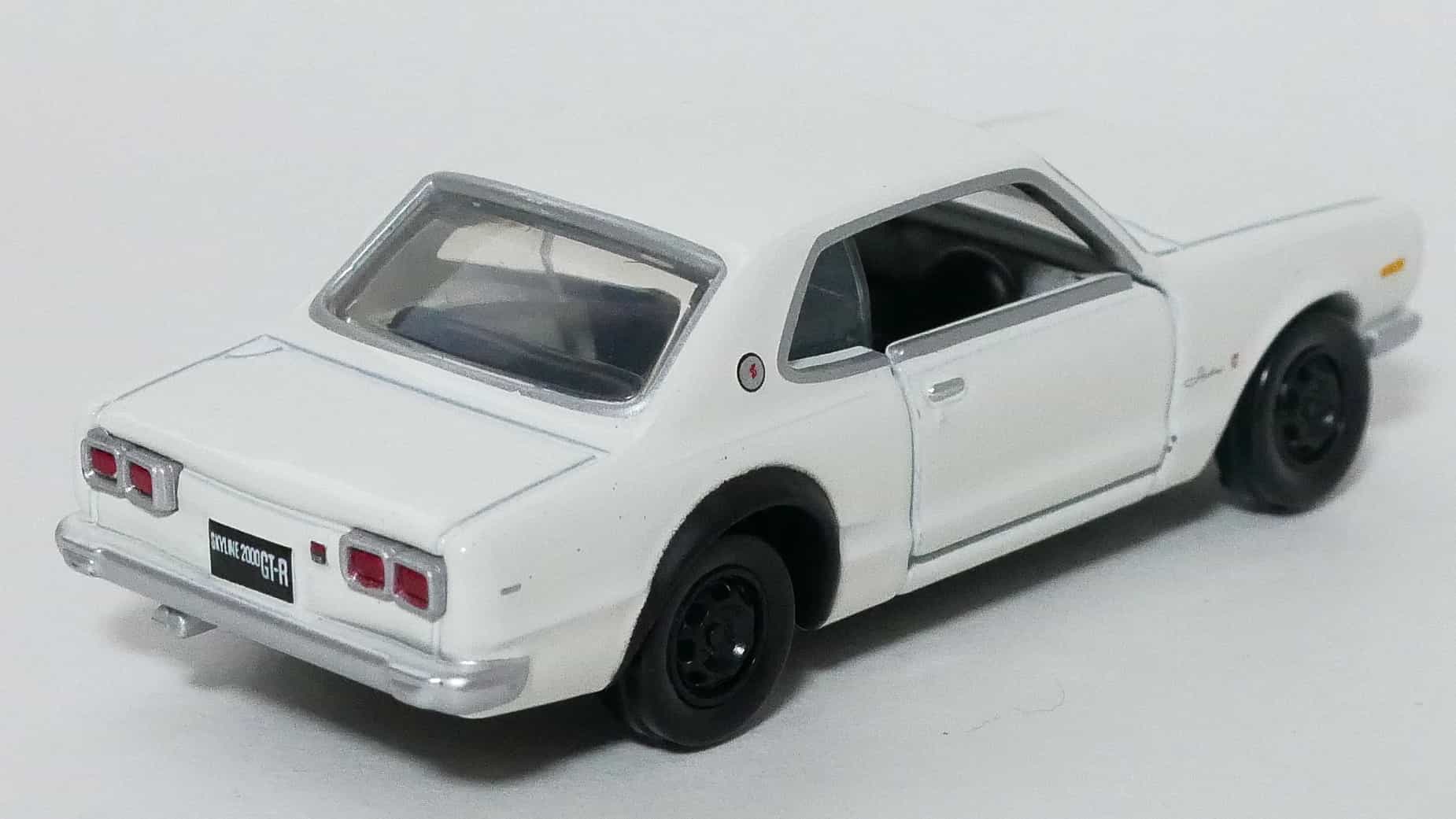 トミカプレミアム34-1_日産スカイラインGT-R(KPGC10)発売記念仕様_後
