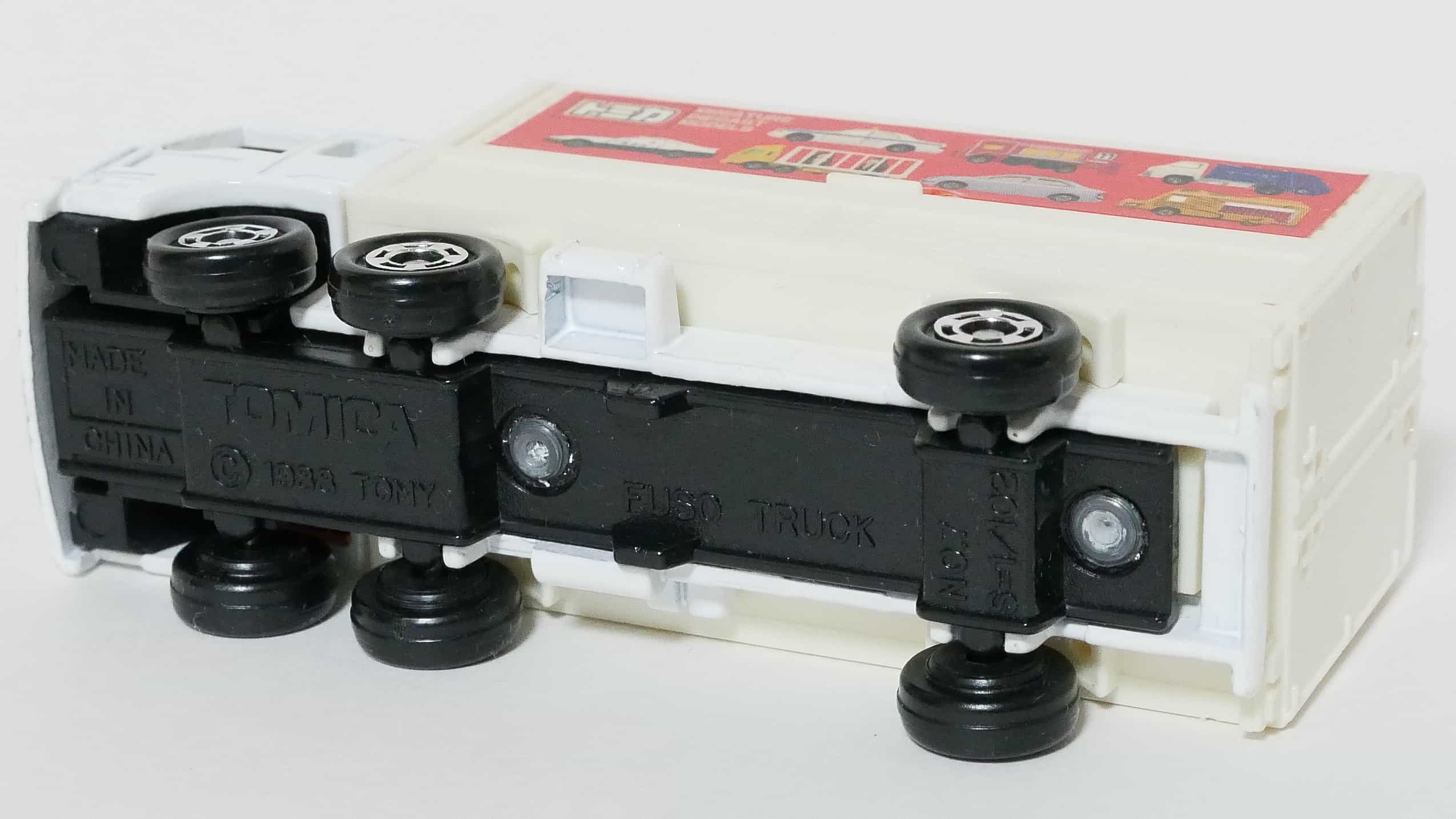トミカ19-4三菱ふそうウィングトランスポーター_裏
