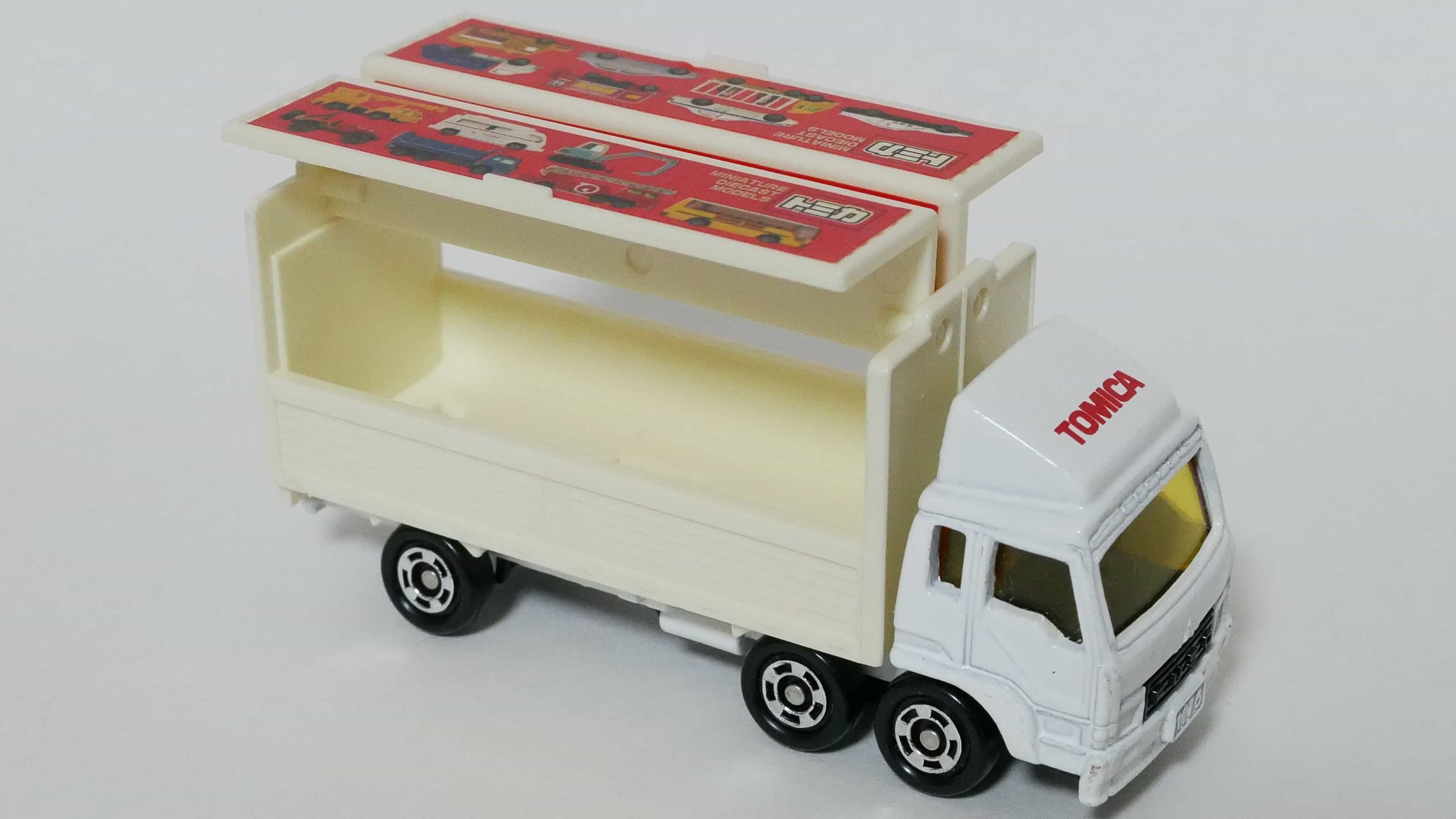 トミカ19-4三菱ふそうウィングトランスポーター_ドア