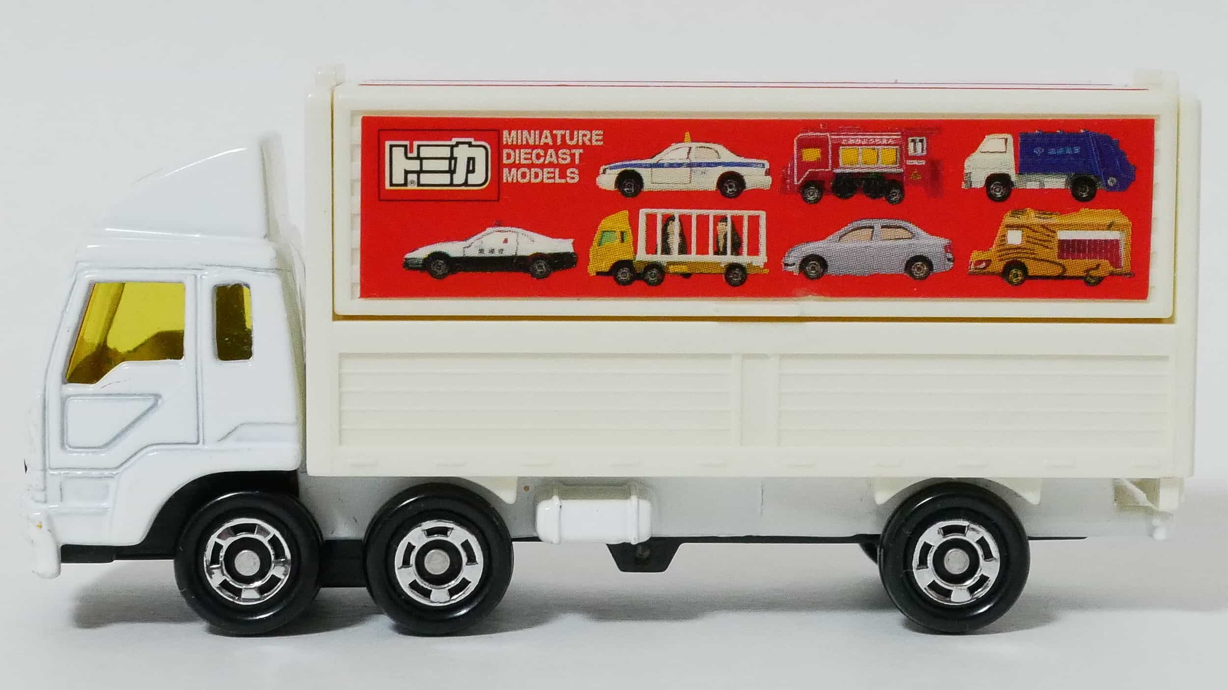 トミカ19-4三菱ふそうウィングトランスポーター_横