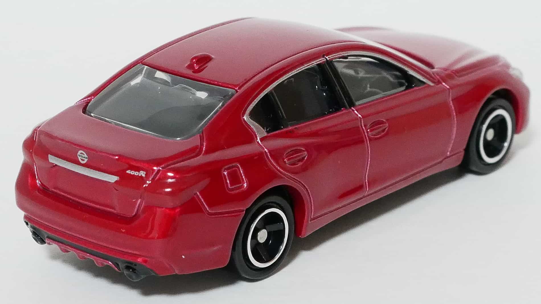 トミカ76-8日産スカイライン（通常）_後