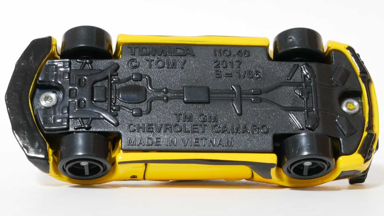 ドリームトミカ151-3_トランスフォーマーバンブルビー_底