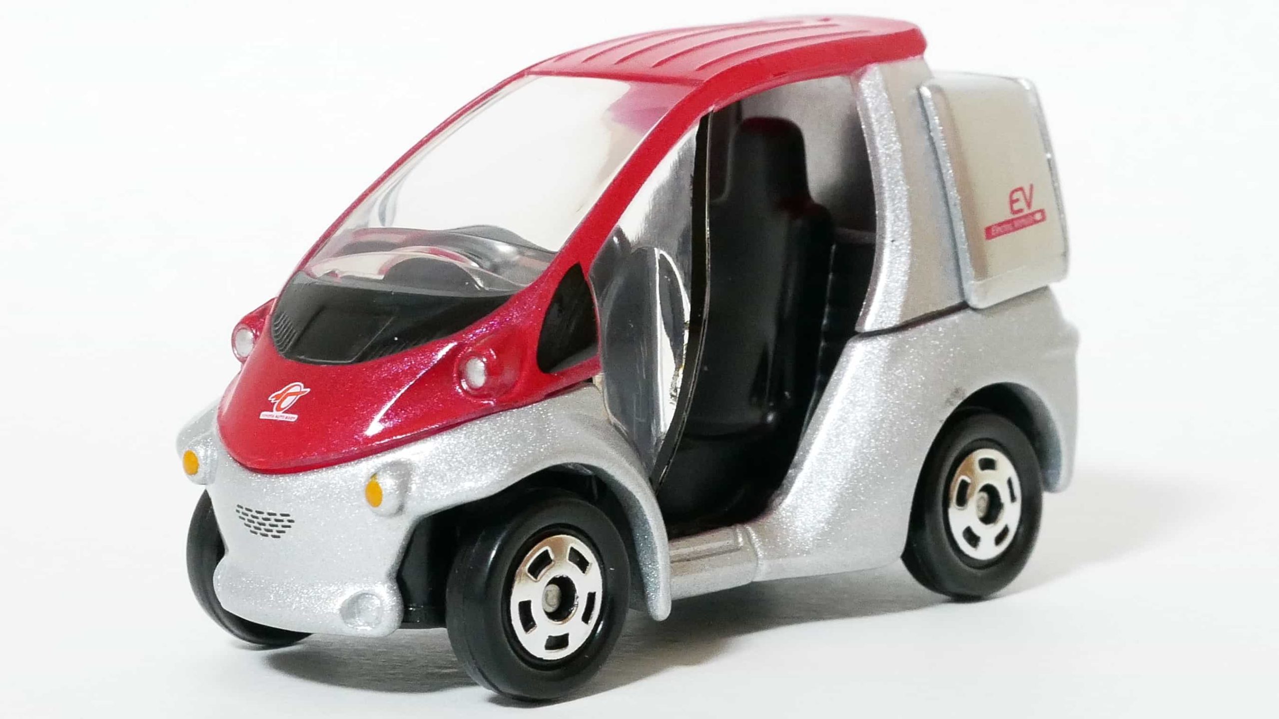 トミカ38-8トヨタ車体 コムス_前