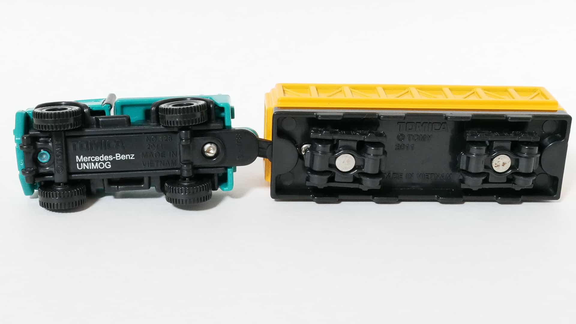 ロングトミカ128-2 ウニモグ軌陸車_底