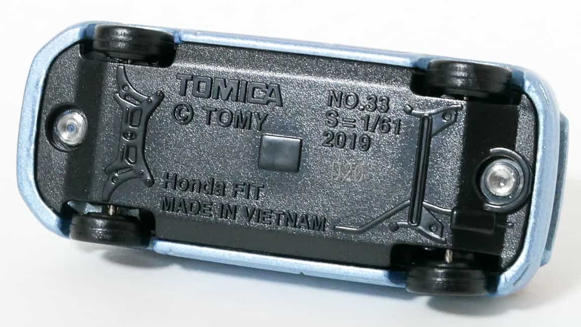 トミカ33-10 ホンダ フィット_底