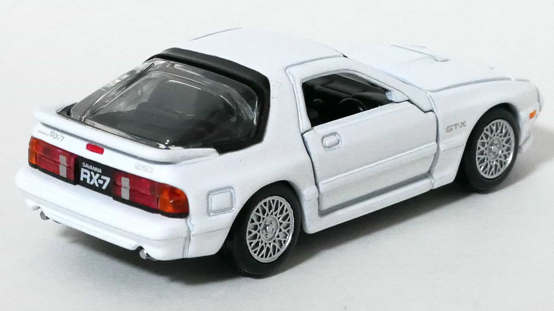 【廃盤】トミカプレミアム ＜40＞＜21＞ 通常・初回 各1台 セット 廃盤】トミカプレミアム ＜40＞＜21＞ 通常・初回 各1台 セット