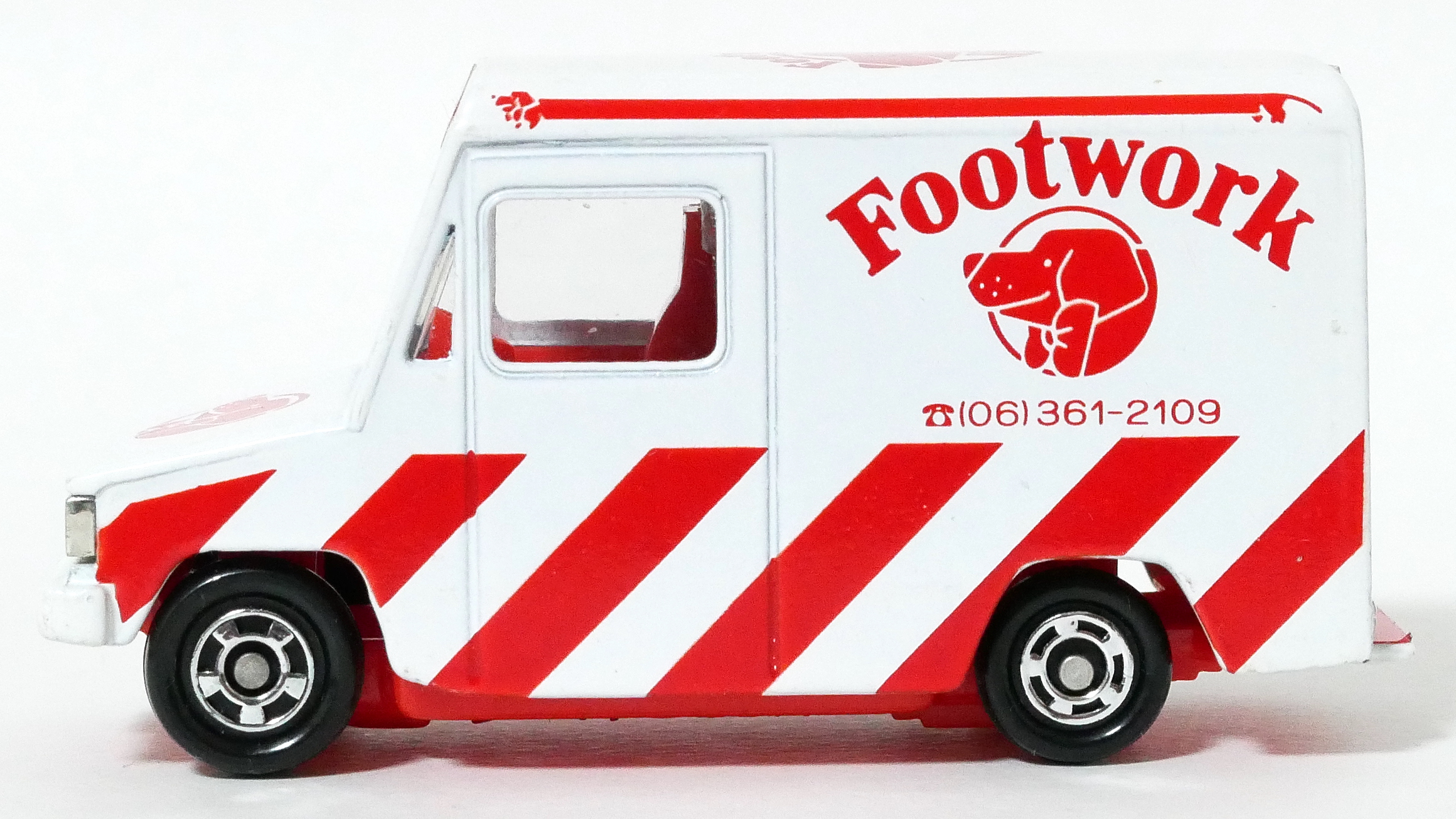 トミカ27-5 ハイパックバン Footwork_横